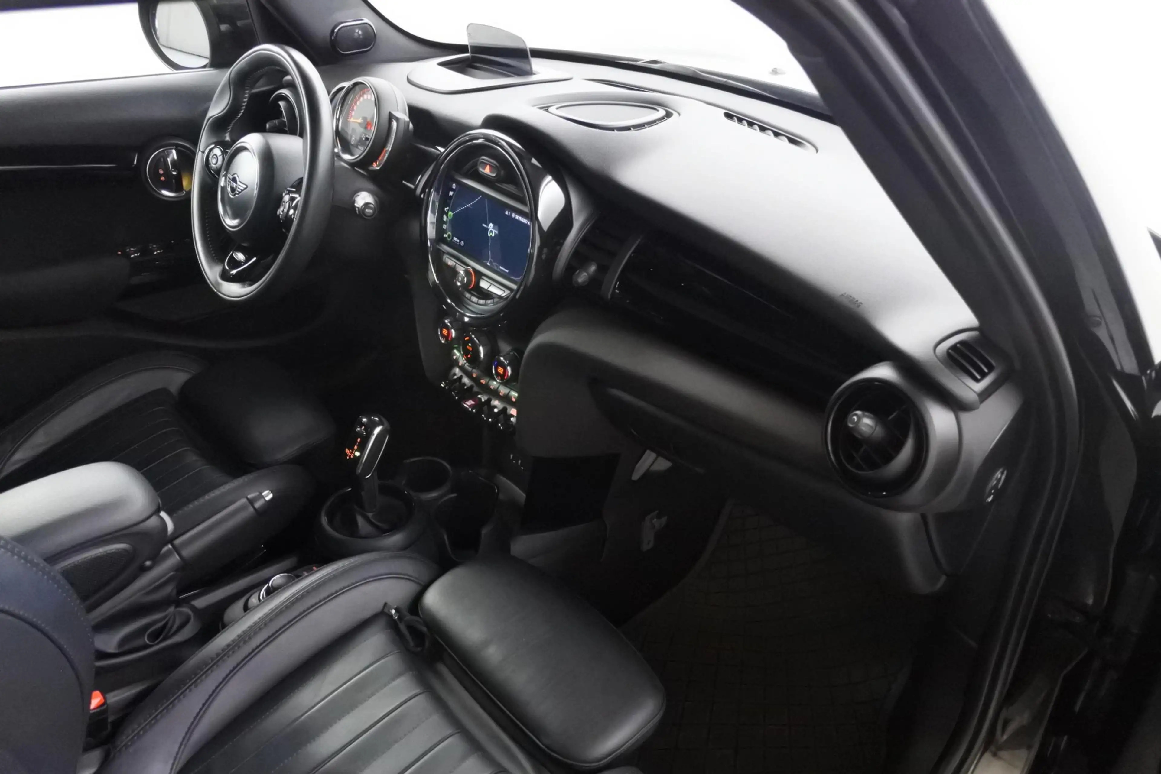 MINI Cooper S 5-Deurs 2.0 60 Years Edition NL auto NAP — photo 38