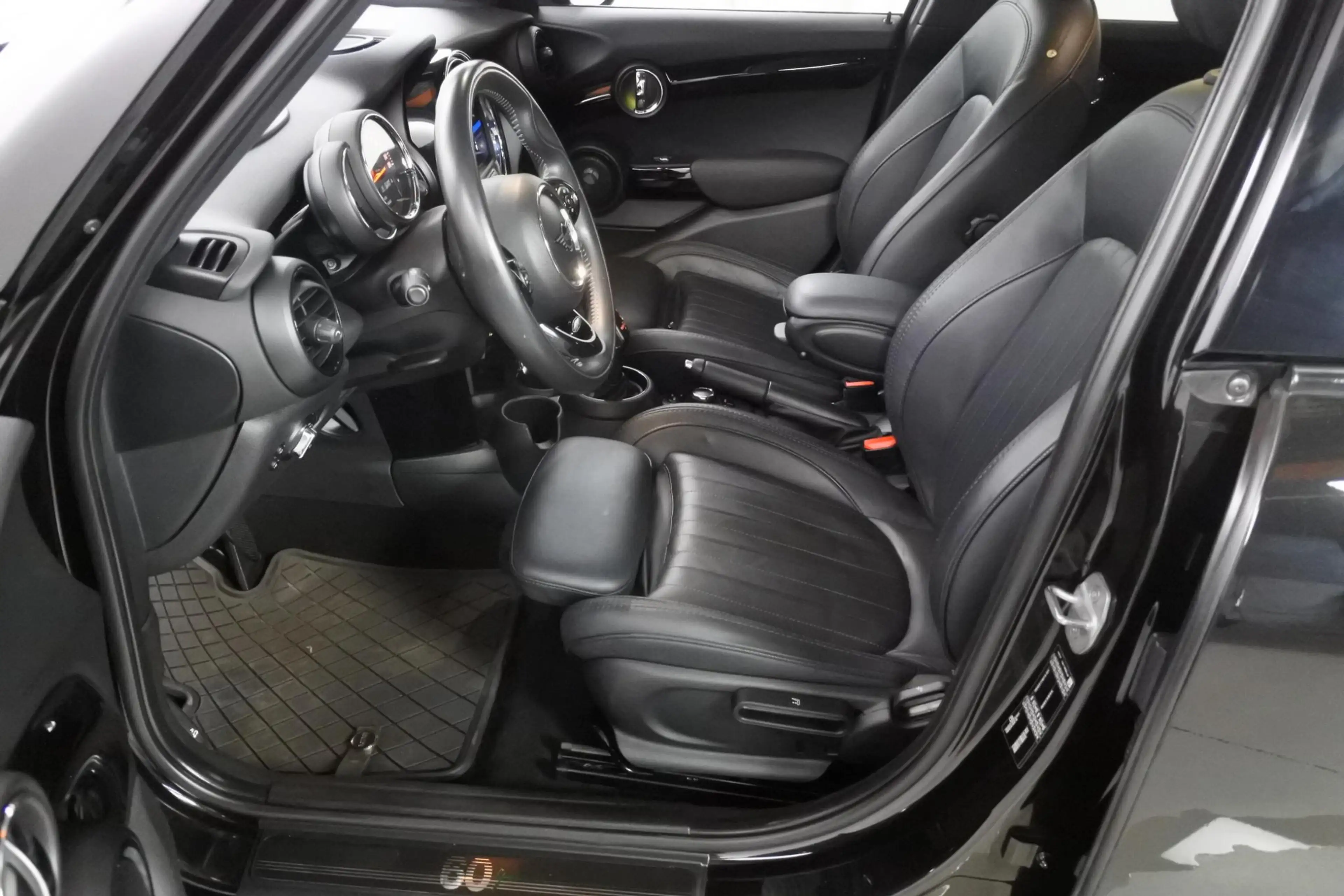 MINI Cooper S 5-Deurs 2.0 60 Years Edition NL auto NAP — photo 7