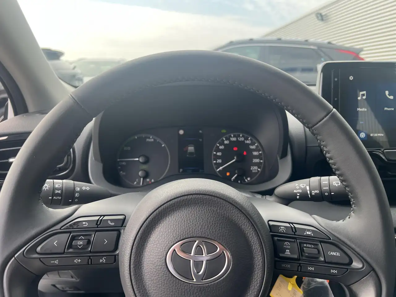 Toyota Yaris 2026 — фото 11