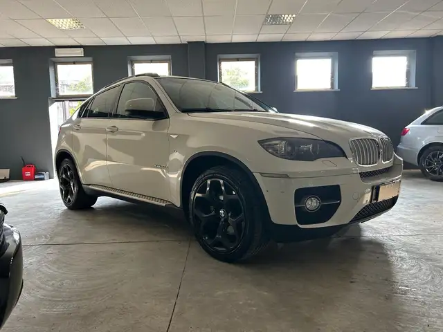 BMW X6 view 5