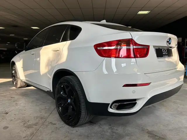 BMW X6 view 2