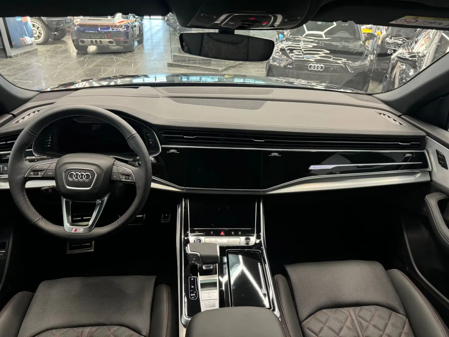 Audi Q8 50 TDI quattro tiptronic Schwarz - 2