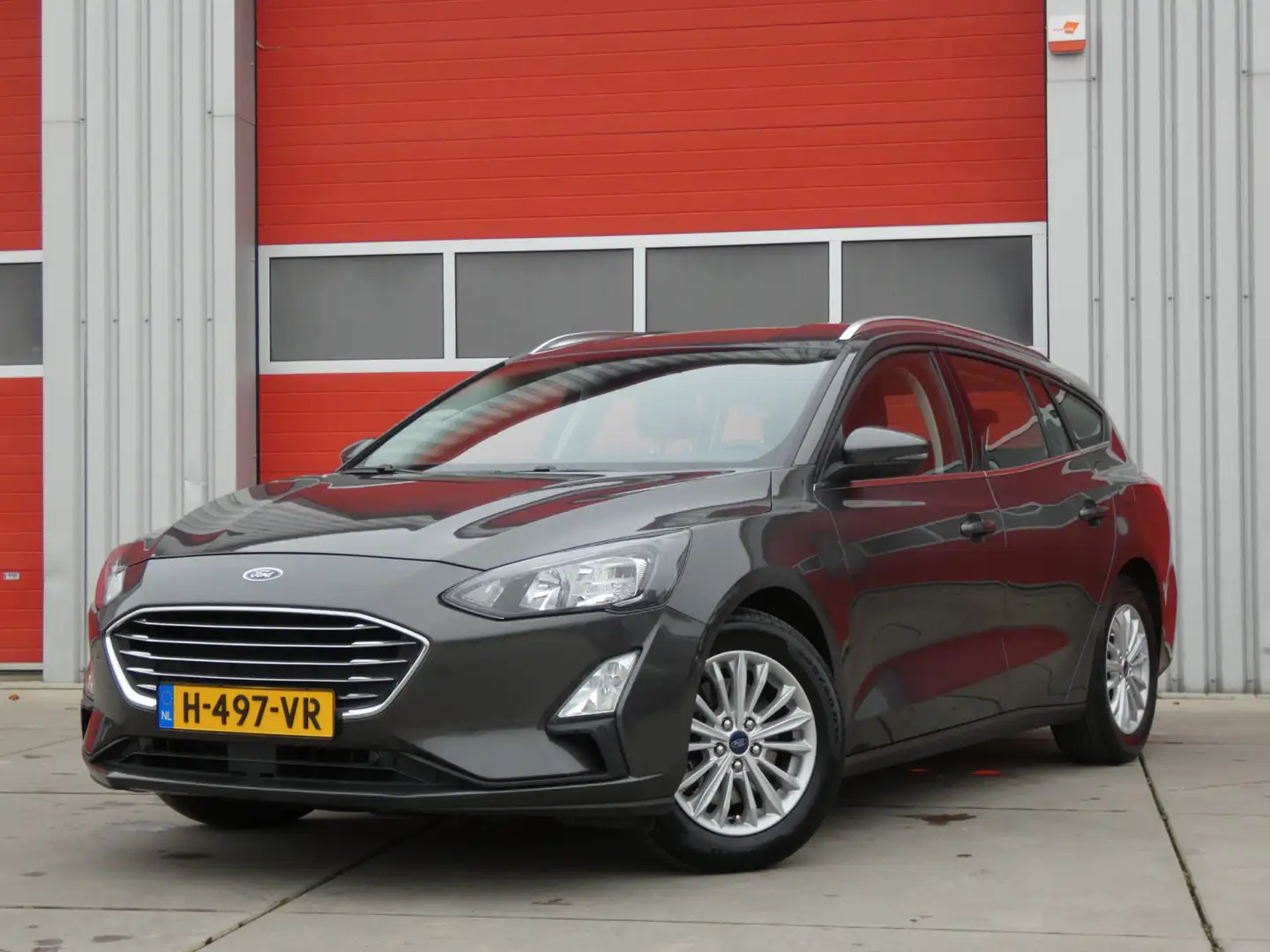 Ford Focus Wagon 1.0 EcoBoost Titanium Business/ zeer mooi! Grijs - 2