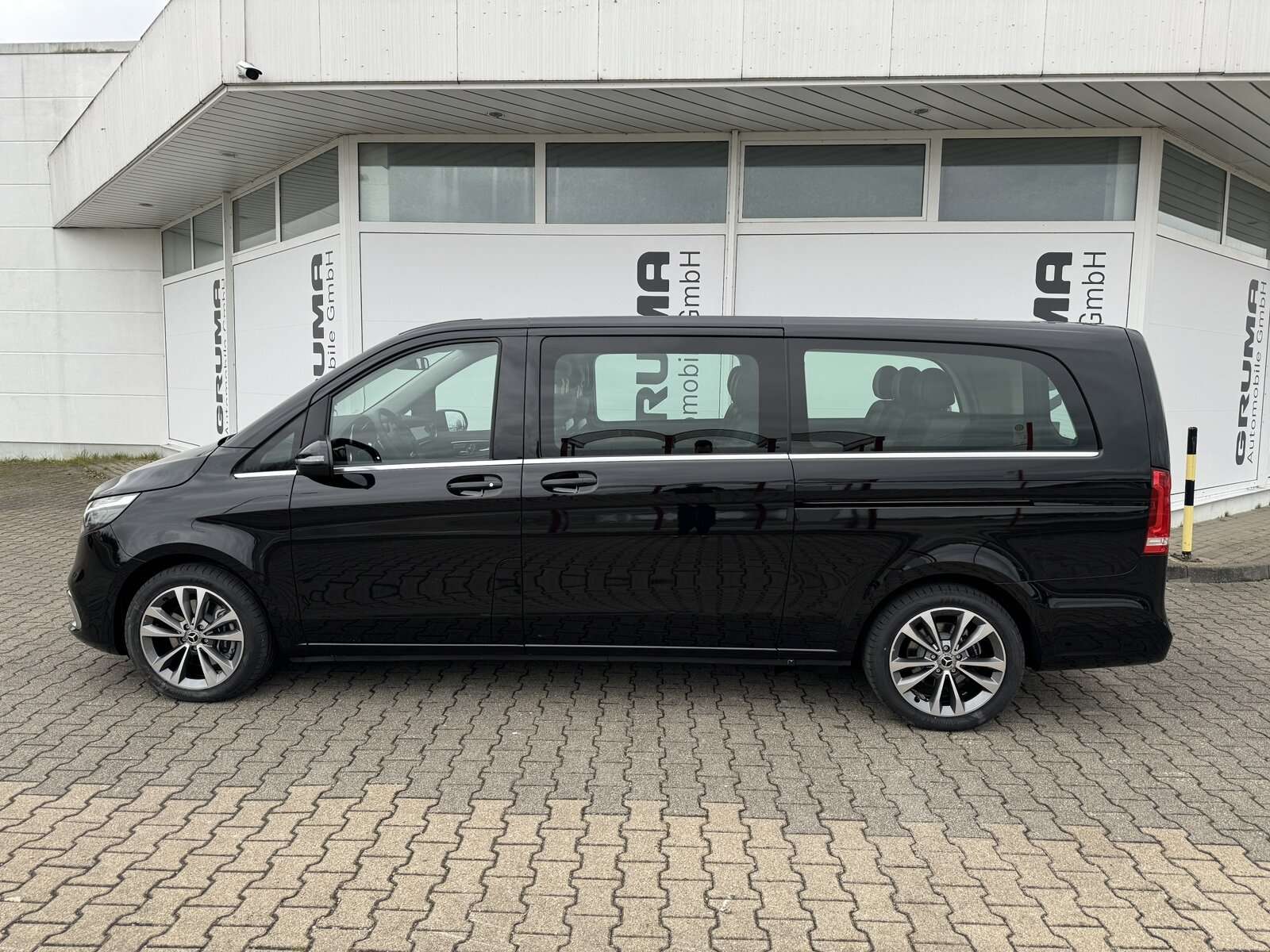 Mercedes-Benz V 220