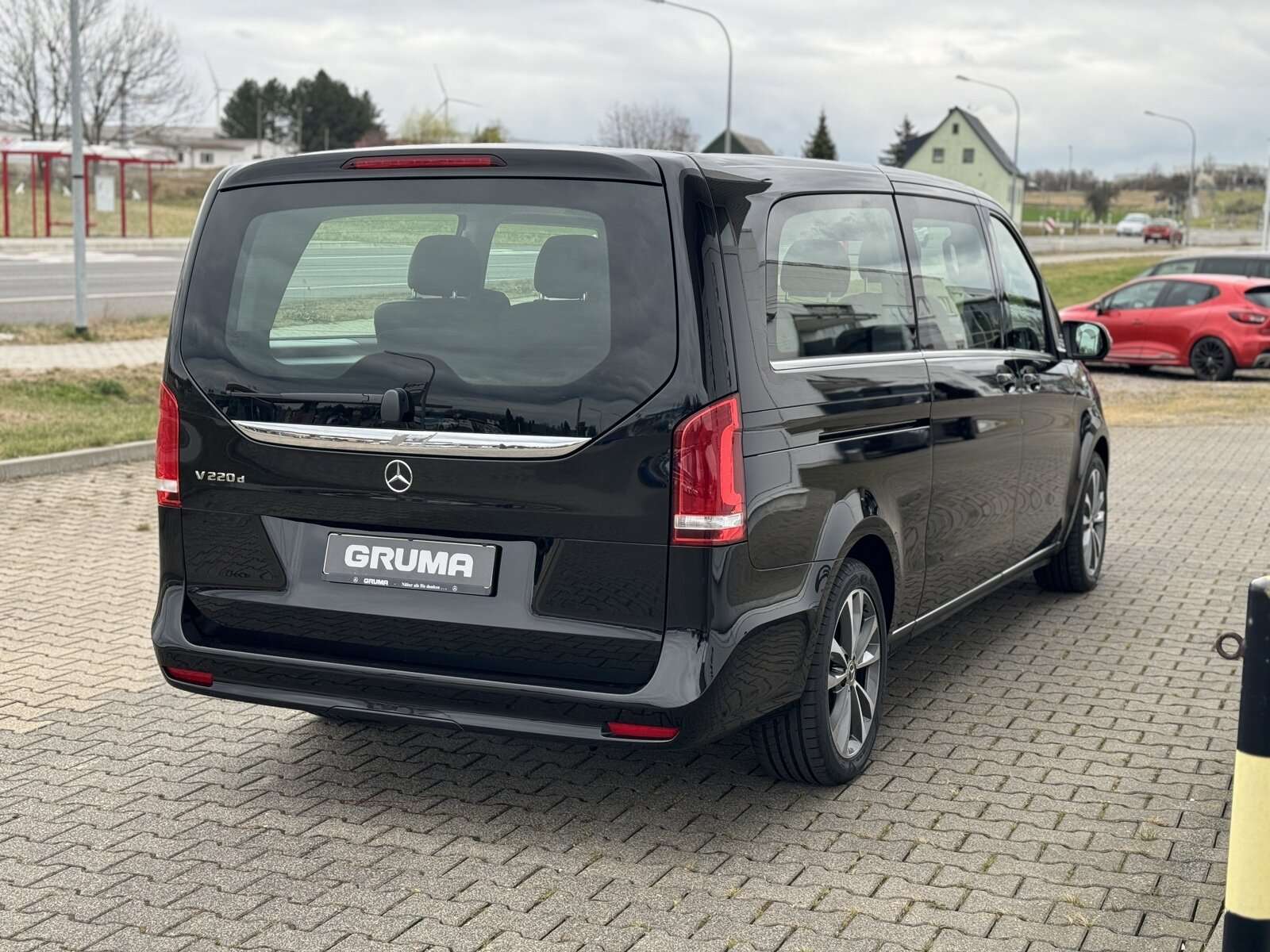 Mercedes-Benz V 220