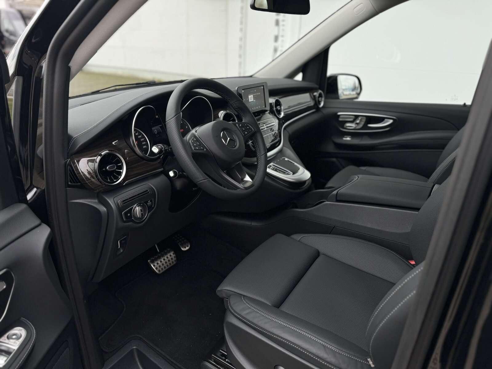 Mercedes-Benz V 220