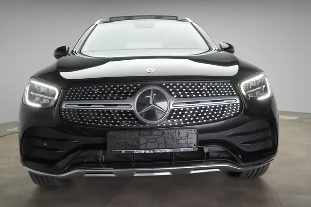 Mercedes-Benz GLC view 2