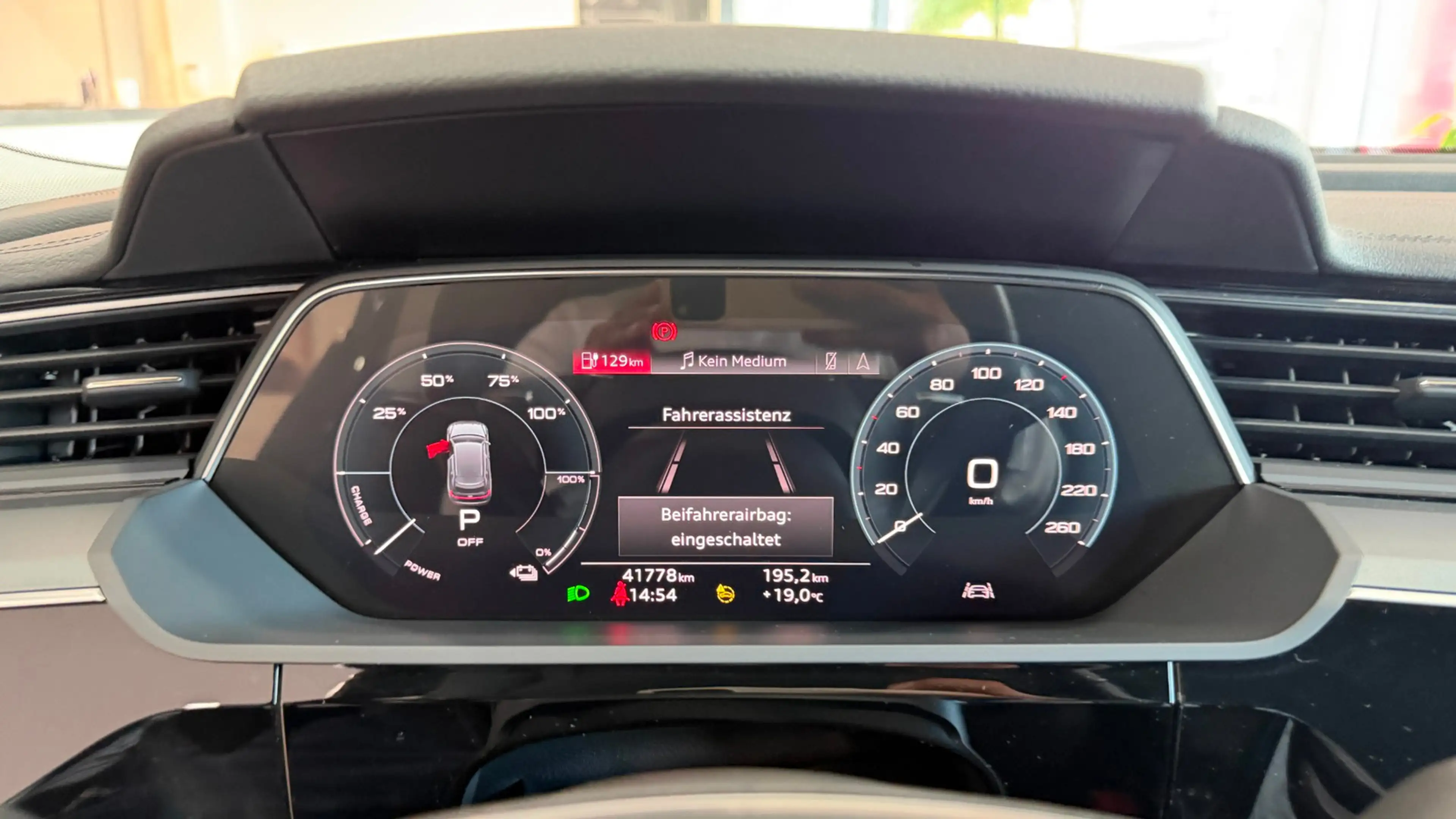 Audi e-tron Sportback 50 quattro — photo 25