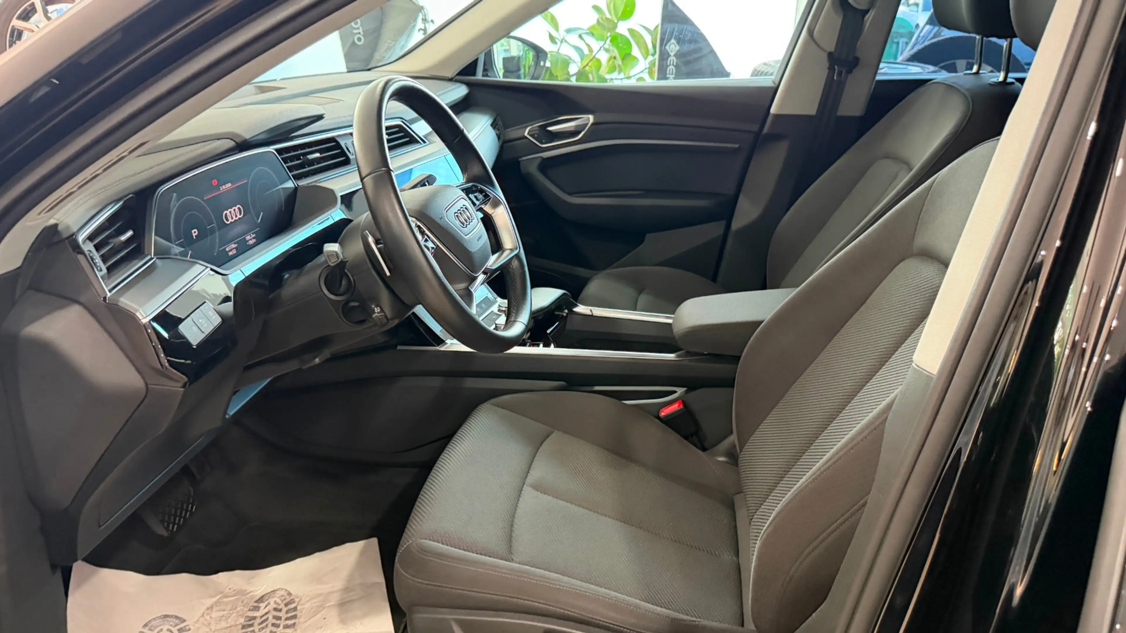 Audi e-tron Sportback 50 quattro — photo 14