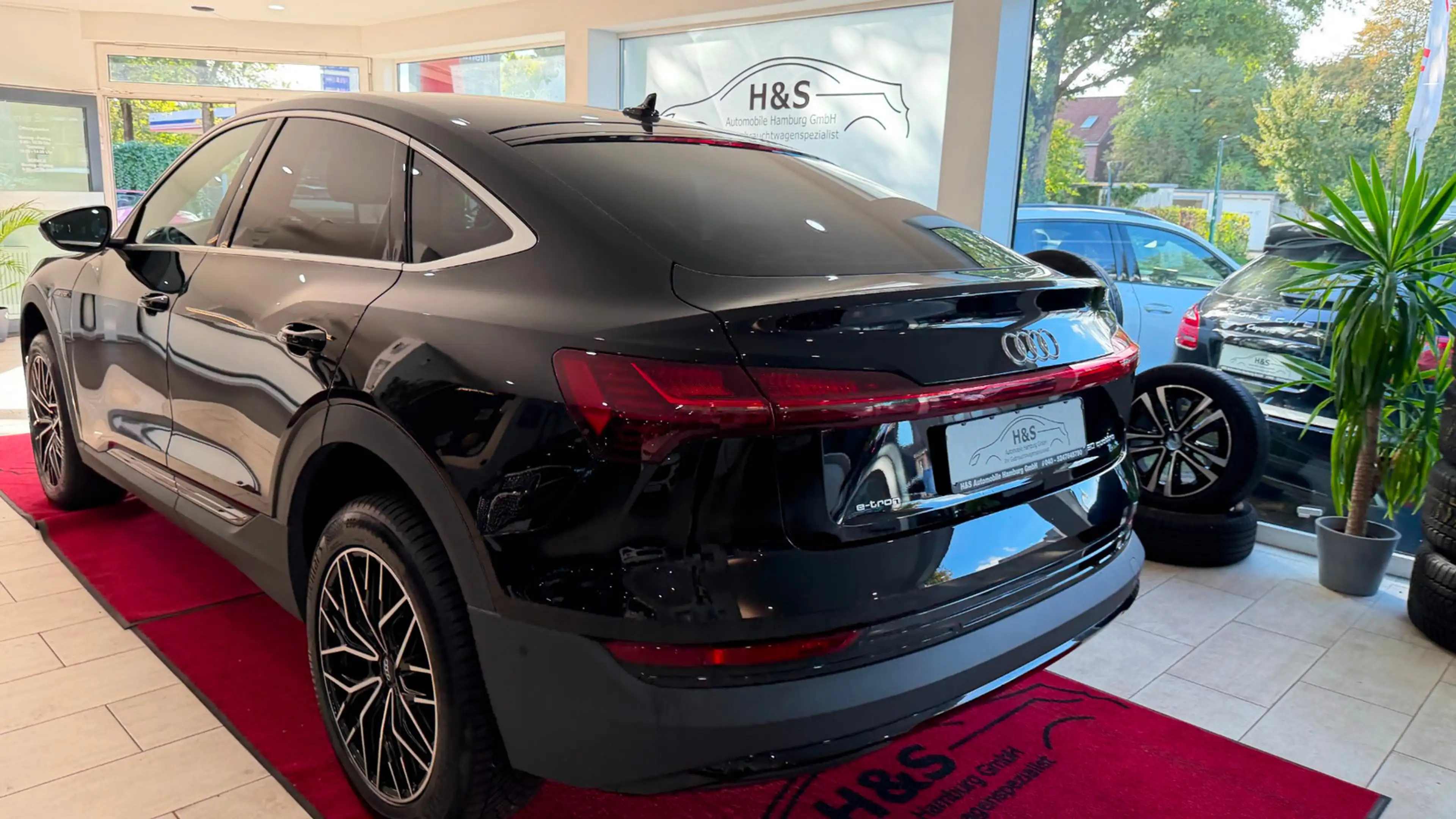 Audi e-tron Sportback 50 quattro — photo 8