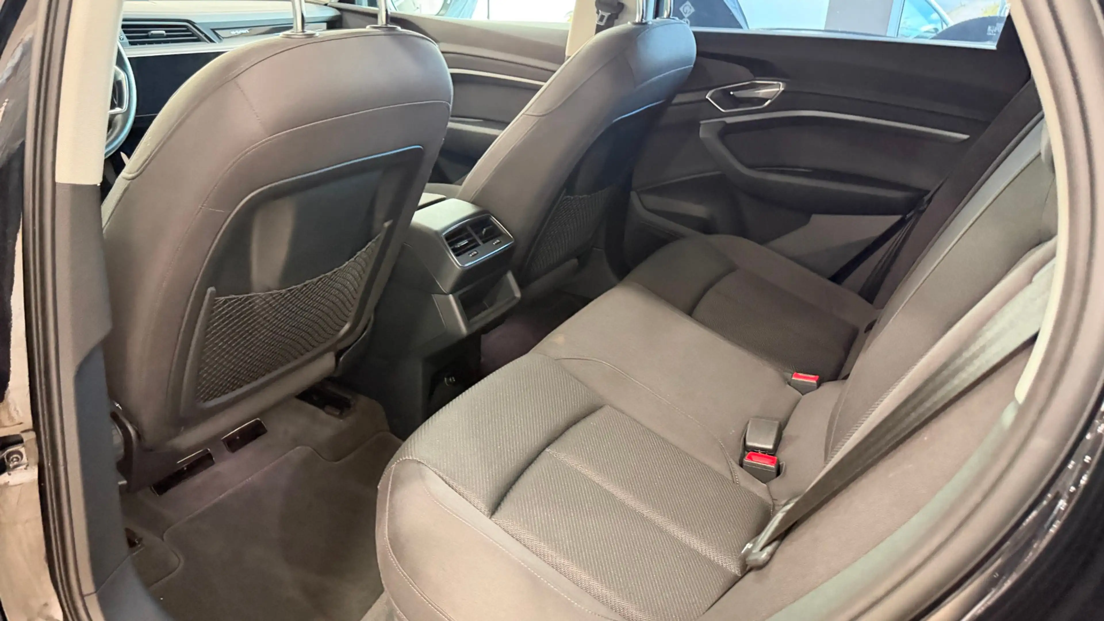 Audi e-tron Sportback 50 quattro — photo 12