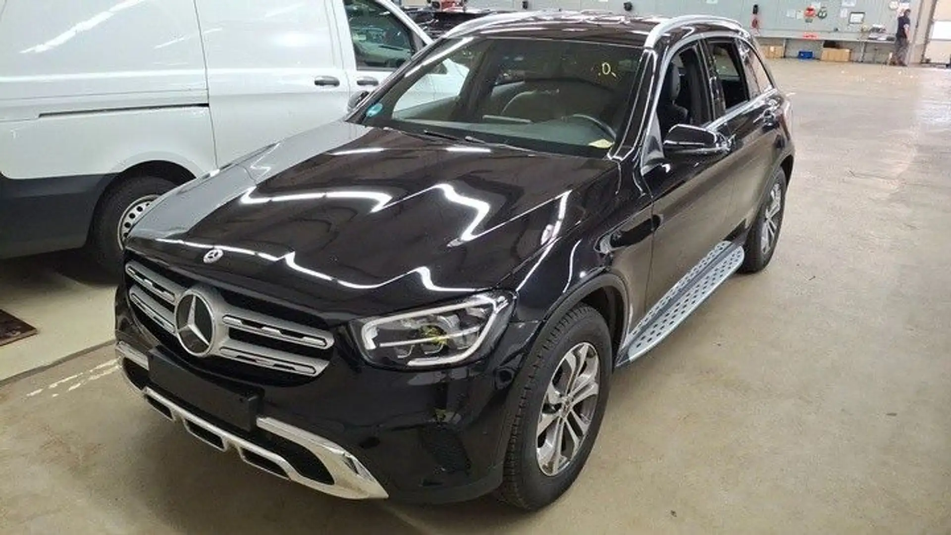MERCEDES-BENZ Glc