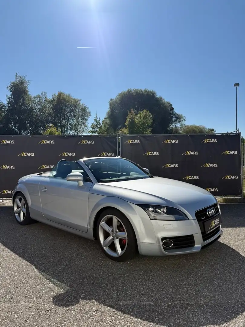 Audi TT Coupe/Roadster 2.0 TDI QUATTRO *S-LINE* Silber - 1