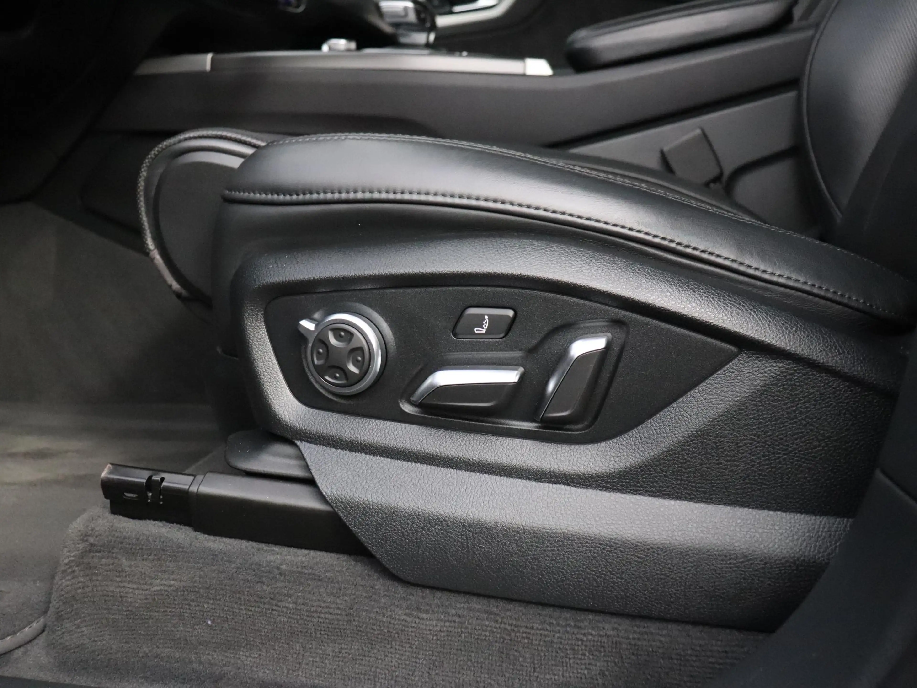 Audi SQ7 4.0 TDI quattro Pro Line + 7p | LEDER| PANO-DAK | — photo 14