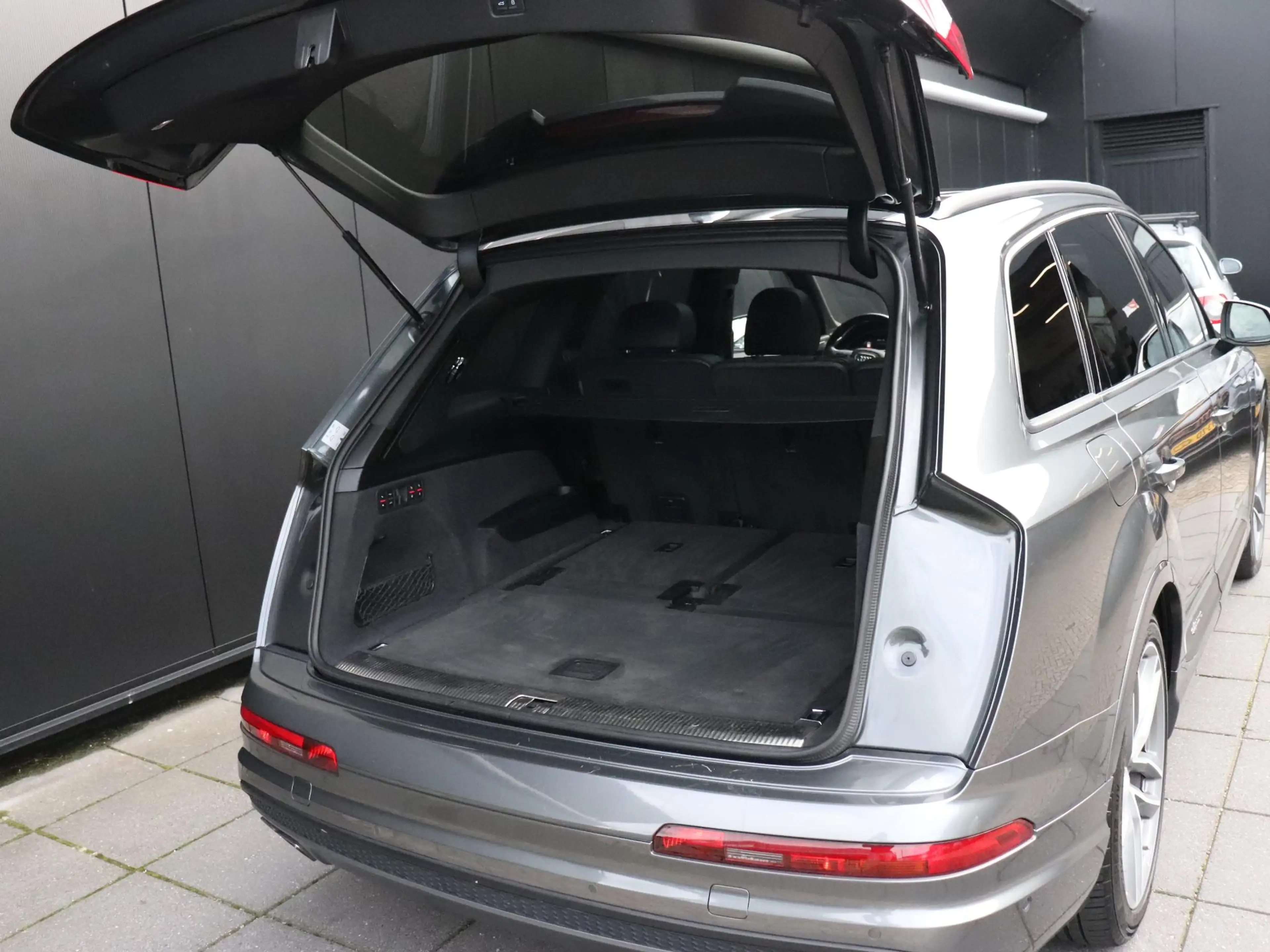 Audi SQ7 4.0 TDI quattro Pro Line + 7p | LEDER| PANO-DAK | — photo 18