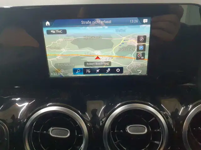 Mercedes-Benz Gla view 12