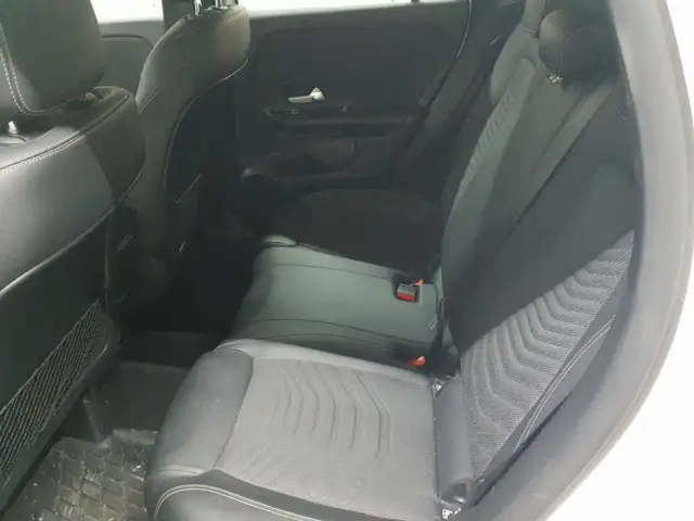 Mercedes-Benz Gla view 13