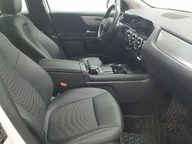 Mercedes-Benz Gla view 8