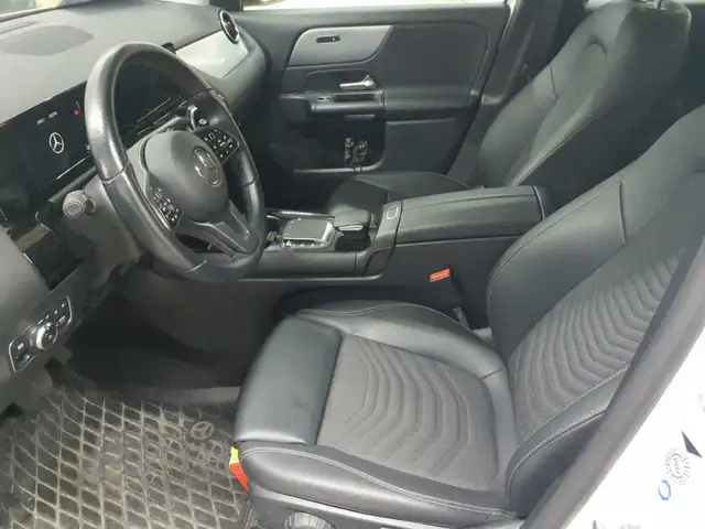 Mercedes-Benz Gla view 7