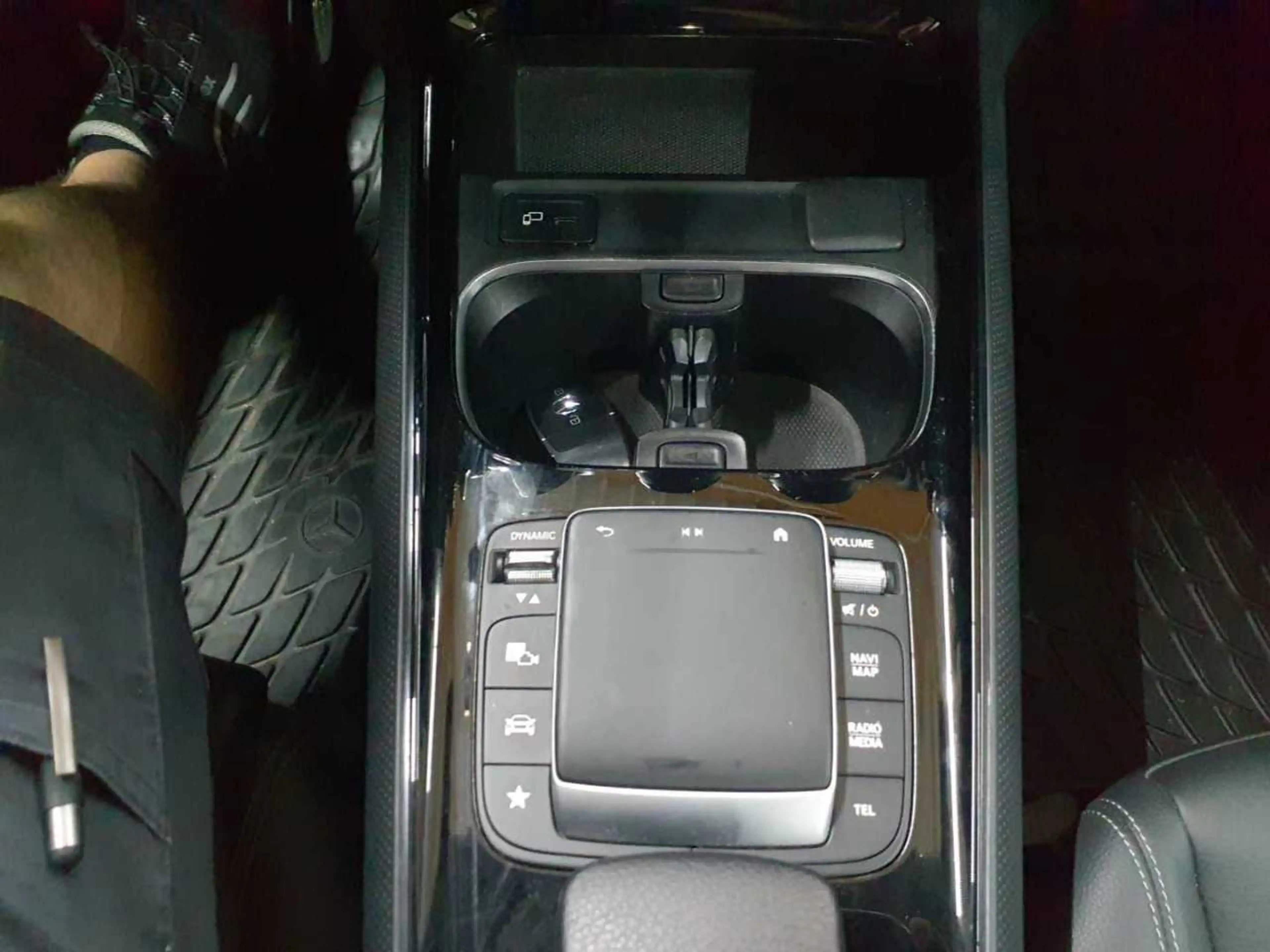 Mercedes-Benz GLA 200 GLA 200 d 8G-Style BusiP LED KAM SHZ — photo 10