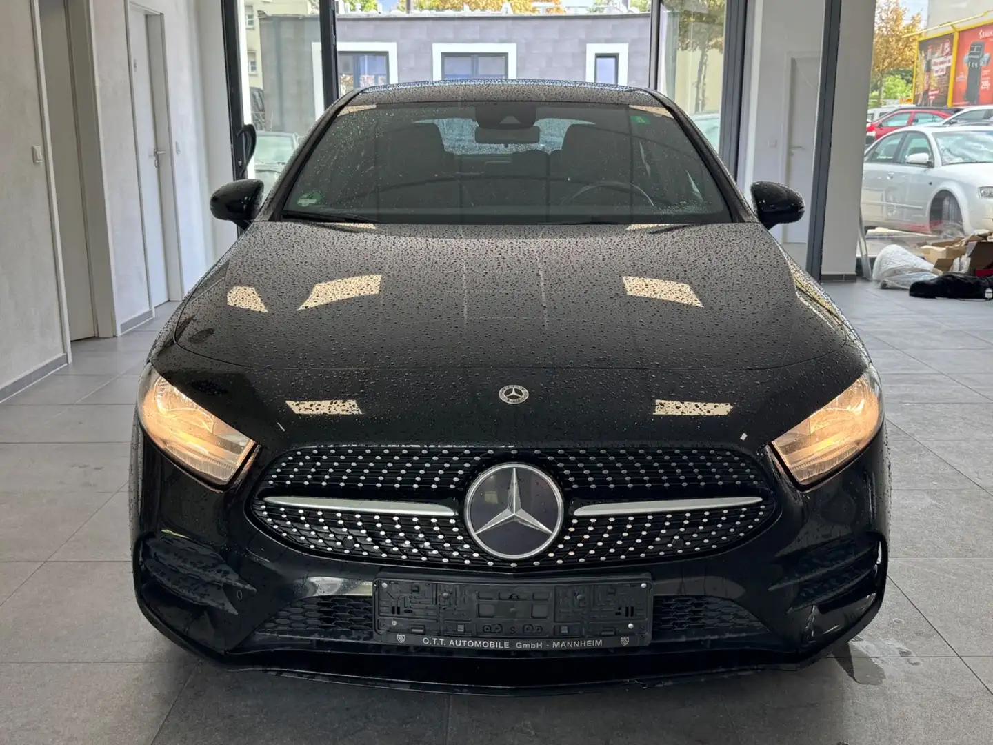Mercedes-Benz A 200 d Lim.-AMG Line-Night-Burmester-Keyless- Schwarz - 2