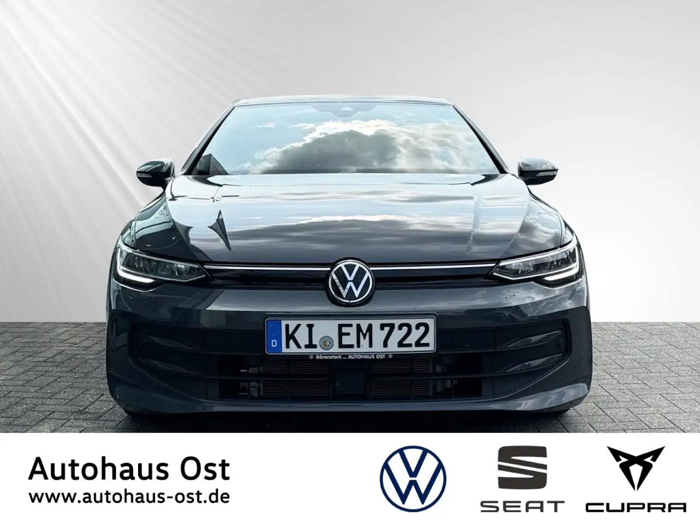 Volkswagen Golf VIII Life 1,5 eTSI DSG Klima Navi Rückfahrkamera Gris - 2