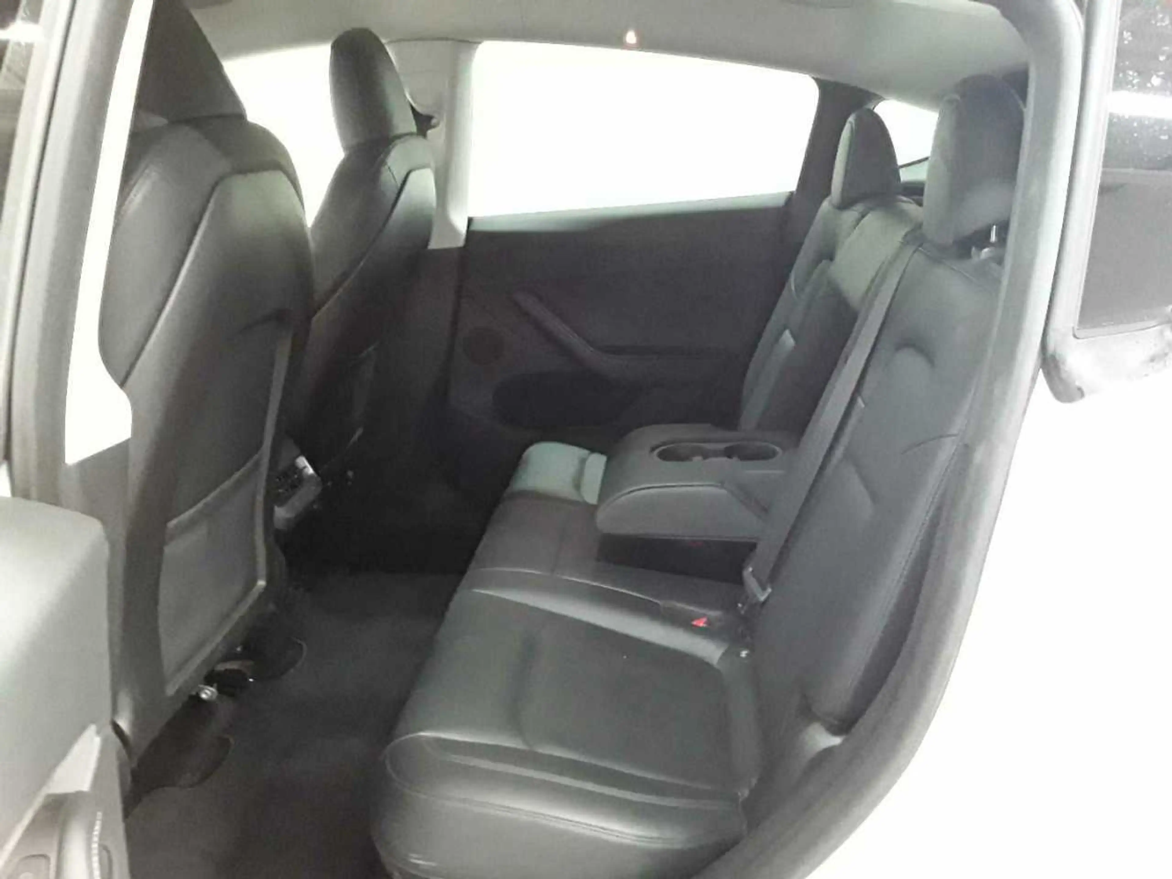 Tesla Model Y Long Range Dual Motor AWD — photo 13