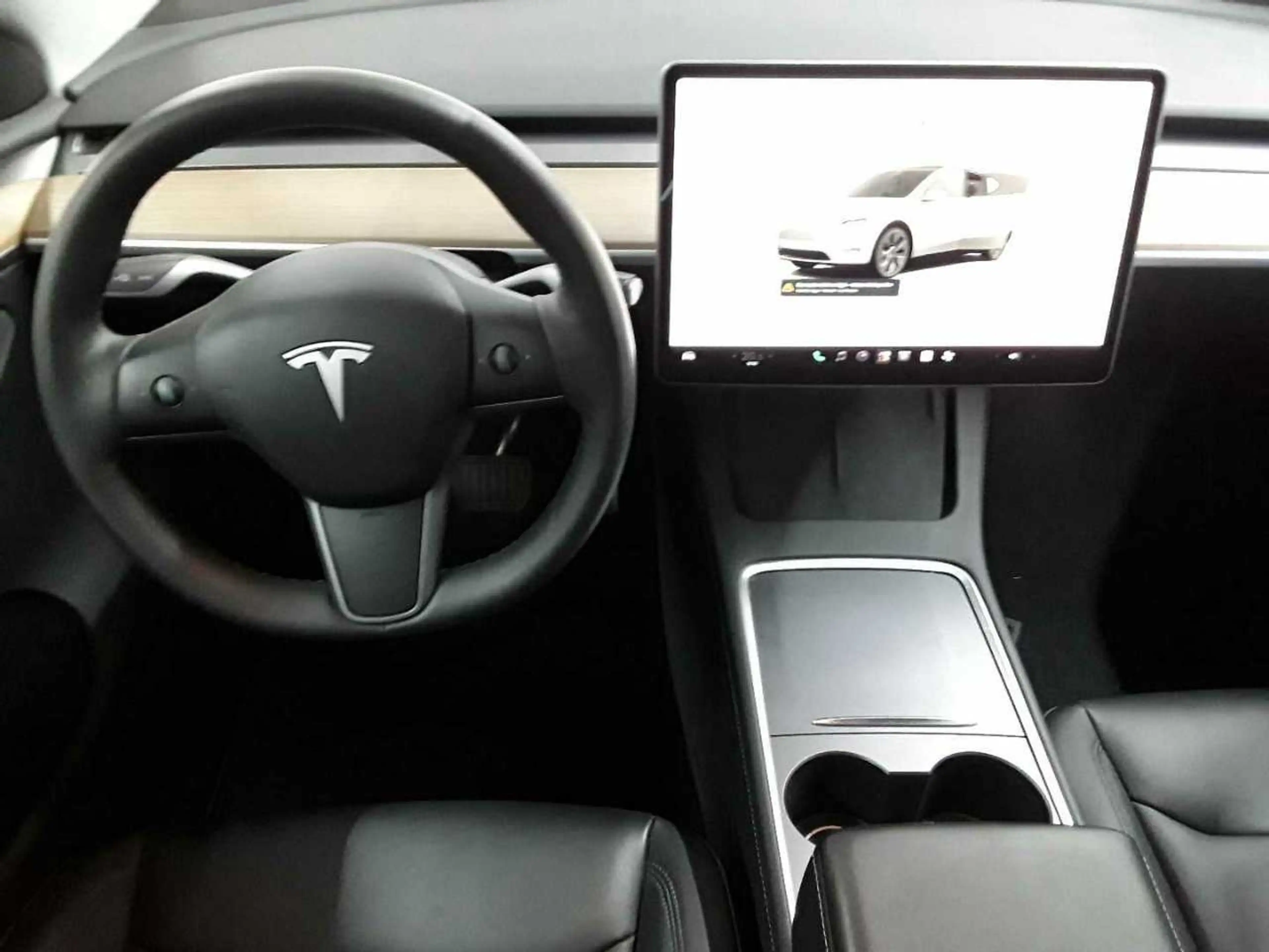 Tesla Model Y Long Range Dual Motor AWD — photo 10