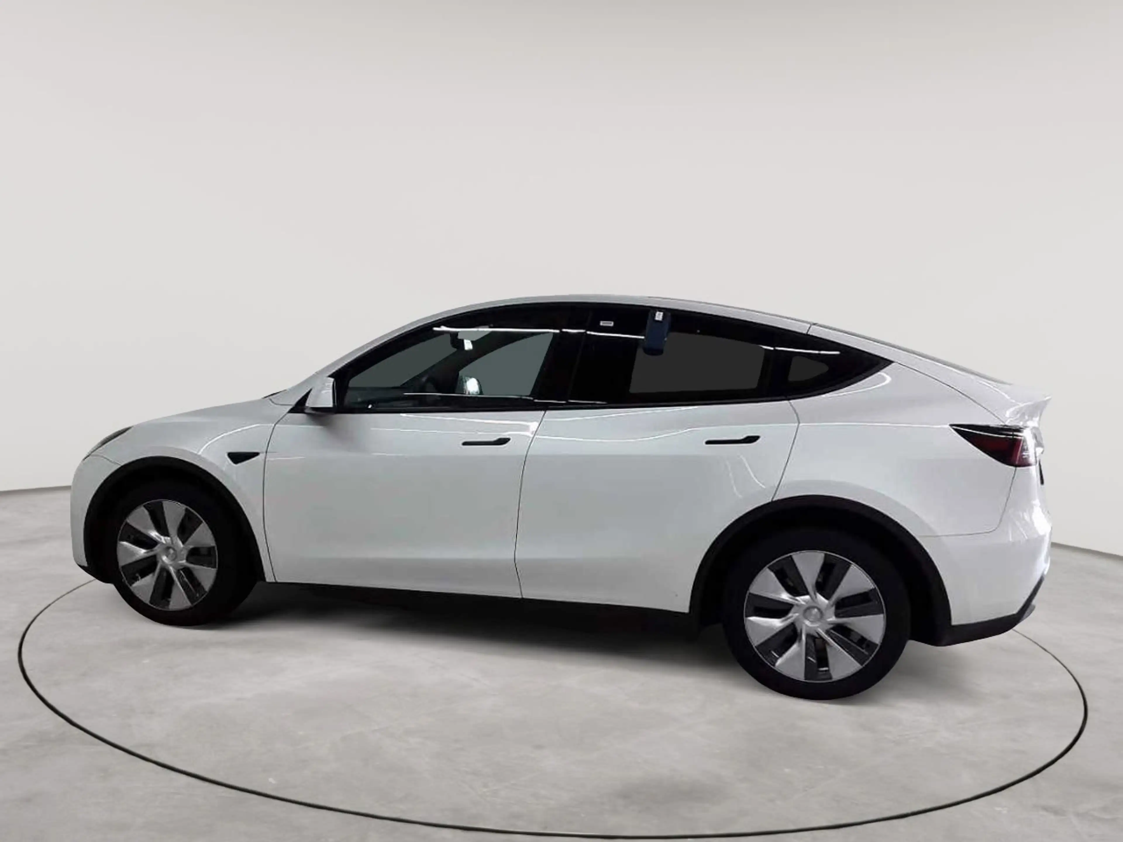 Tesla Model Y Long Range Dual Motor AWD — photo 6