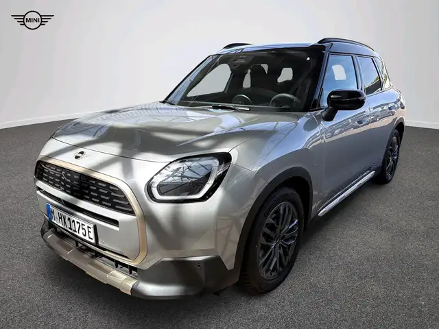 MINI Countryman E Favoured Trim