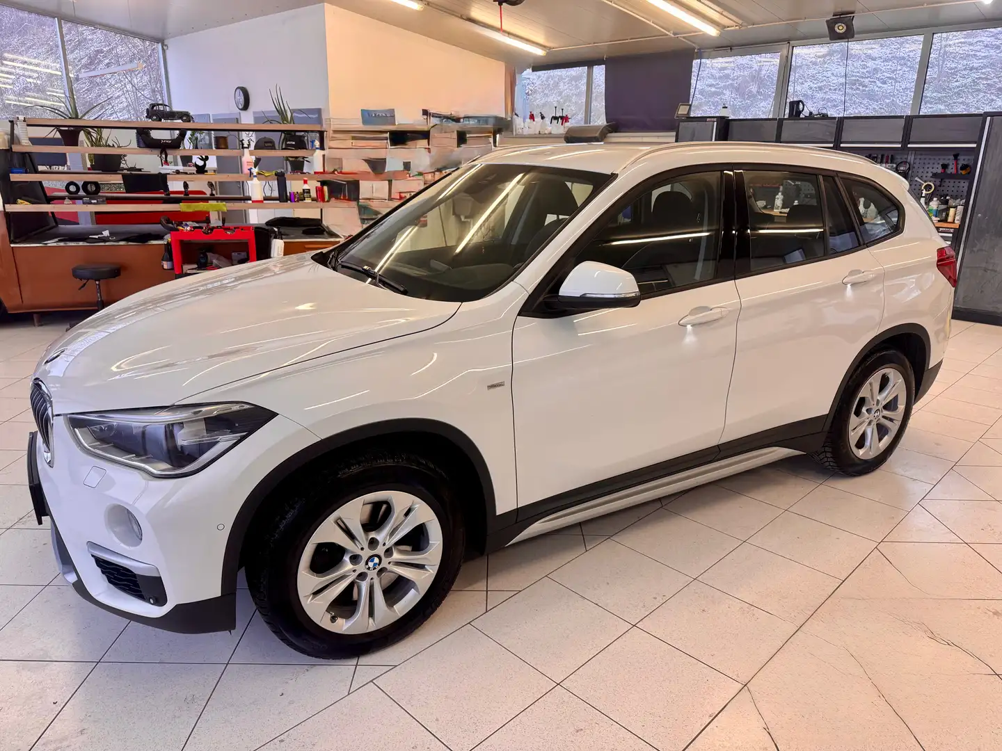 BMW X1 X1 xDrive 20d M Sport Aut. M Sport Weiß - 1