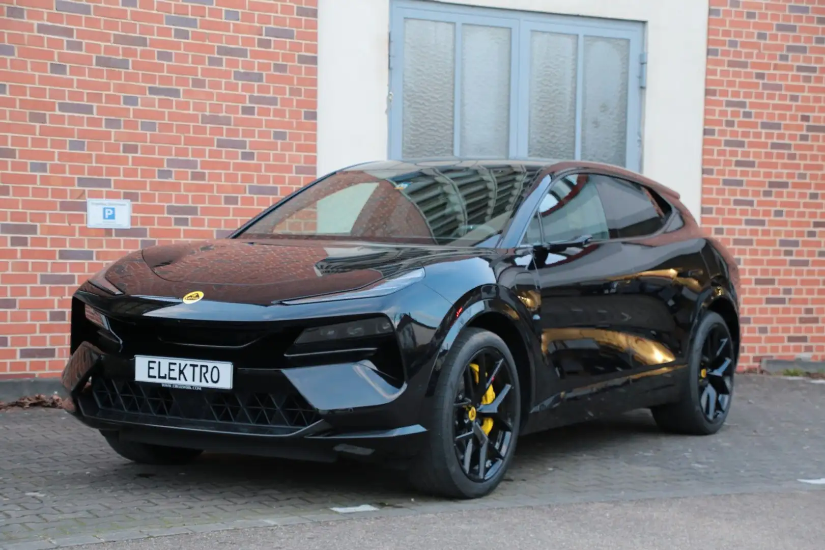 Lotus Eletre R, ehem NP 189.520 €, Carbon-Bremsen, AHK Schwarz - 1