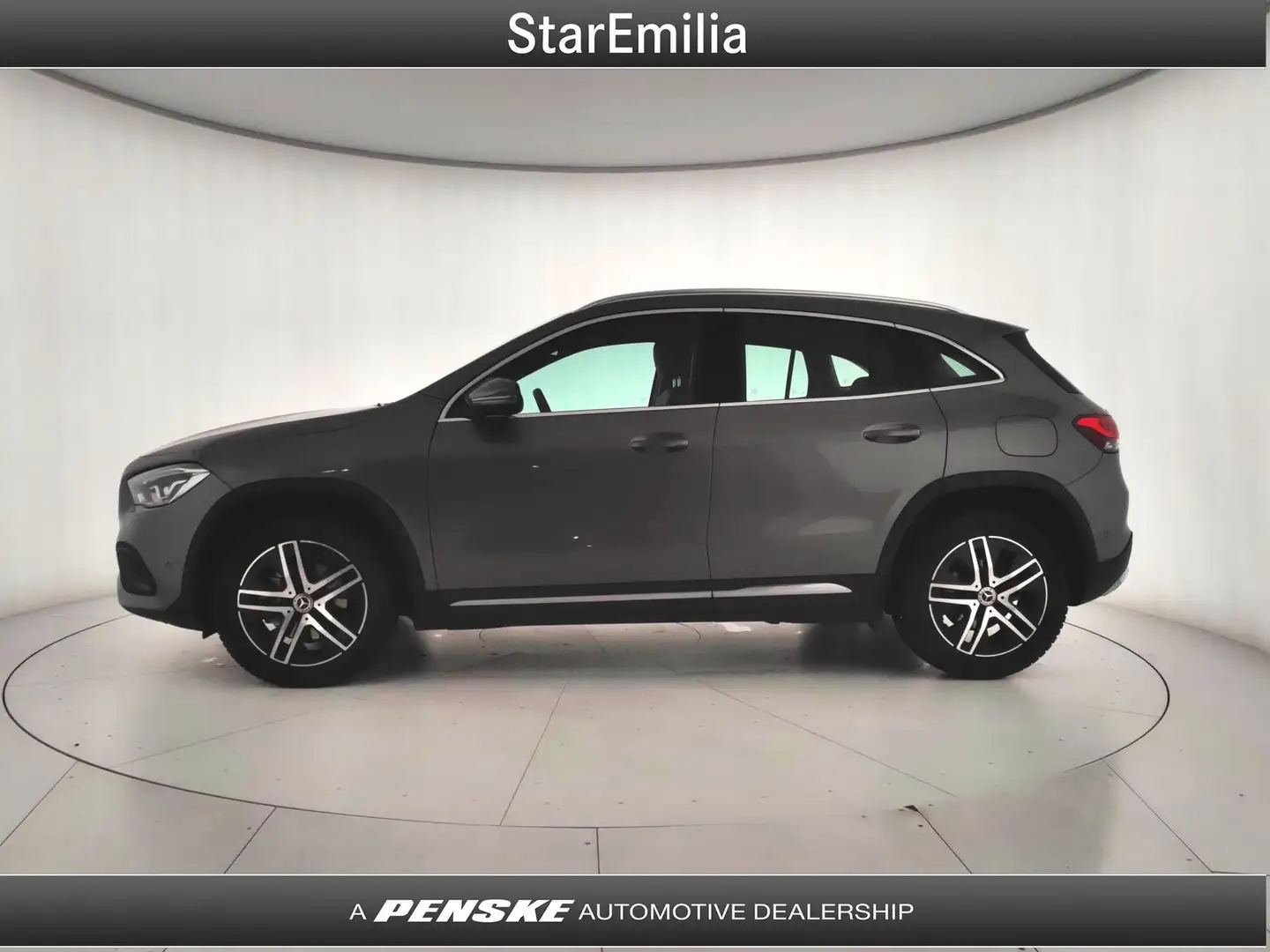 Mercedes-Benz GLA 200 GLA 200 d Automatic 4Matic Sport Plus Grau - 2