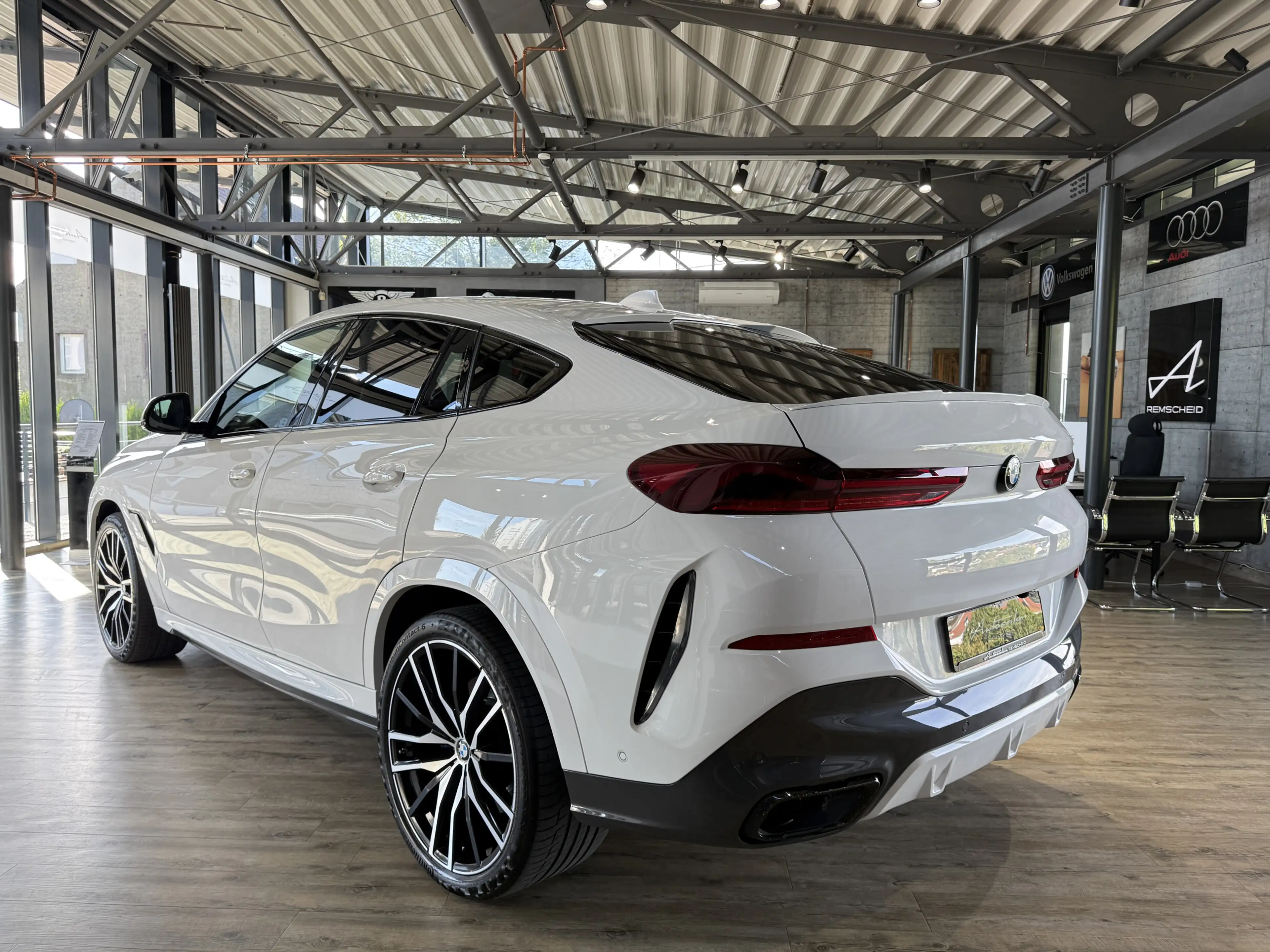 BMW X6 M *HEADUP*KAMERA*ACC*LED*SITZBELÜFTUNG*22.Z — photo 4
