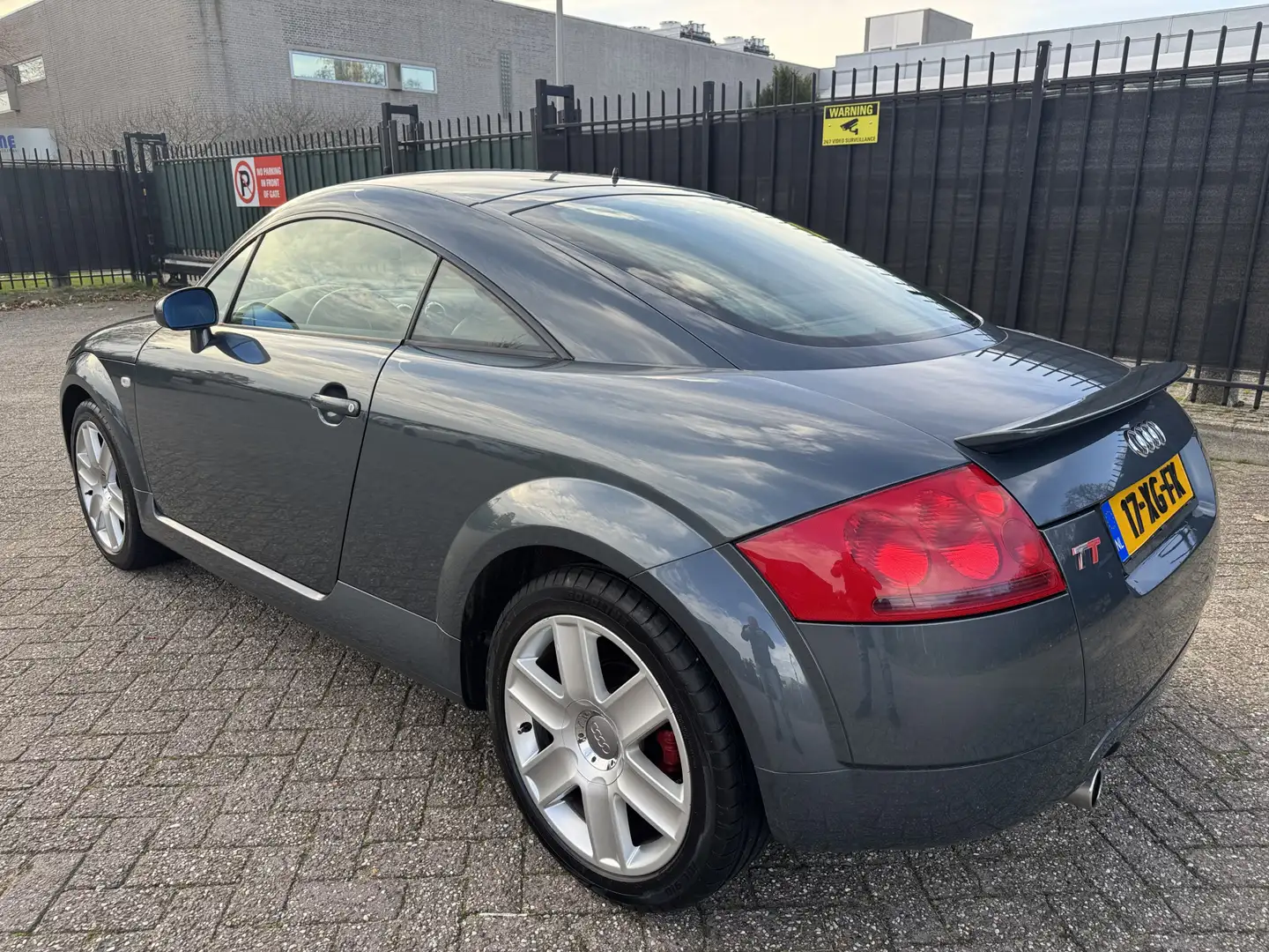 Audi TT 1.8 5V Turbo Automaat Leer/Stoelverw/Bose/Clima Grau - 2