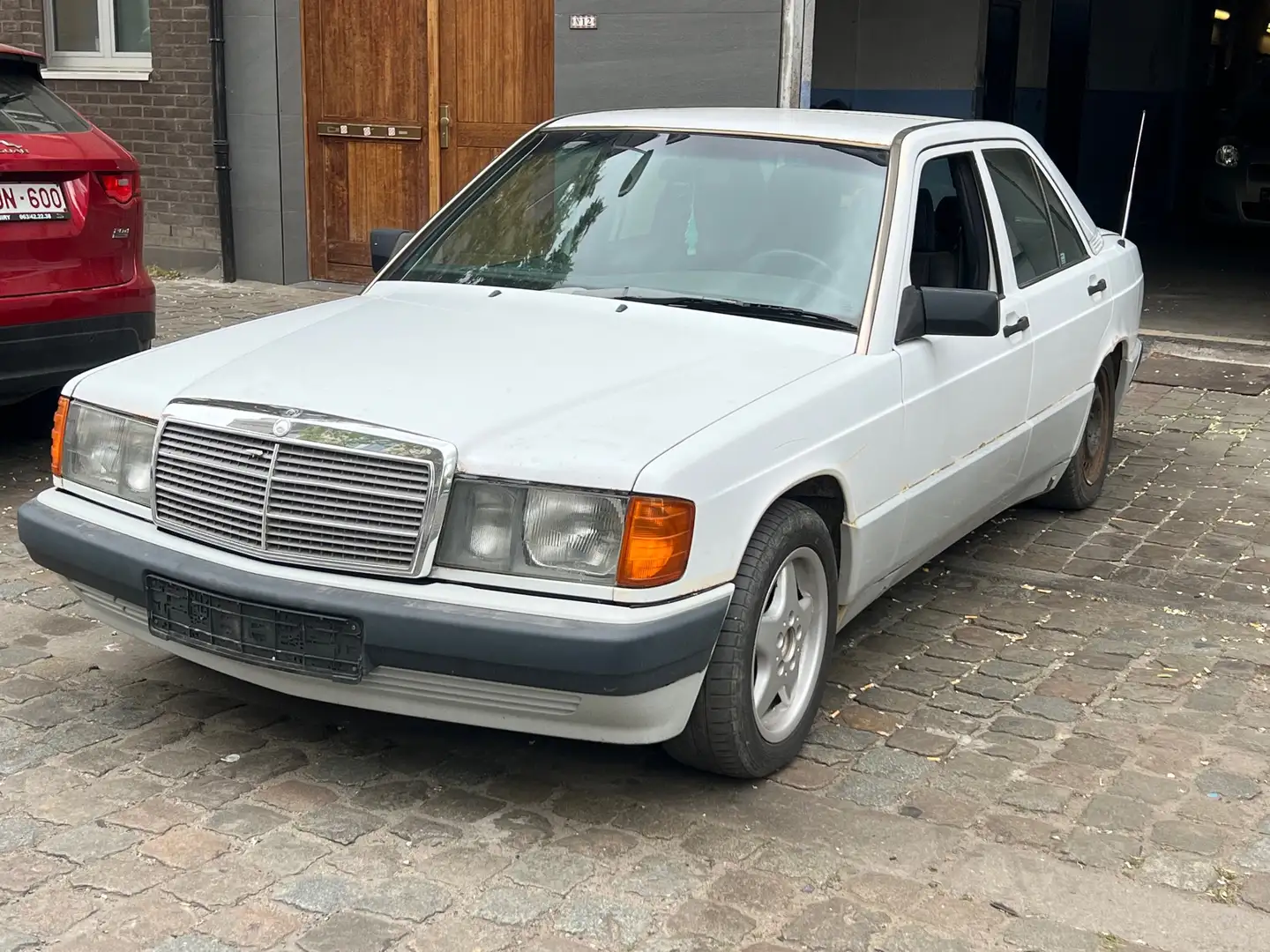 Mercedes-Benz 190 2.0 diesel 4 cylindre Blanc - 1
