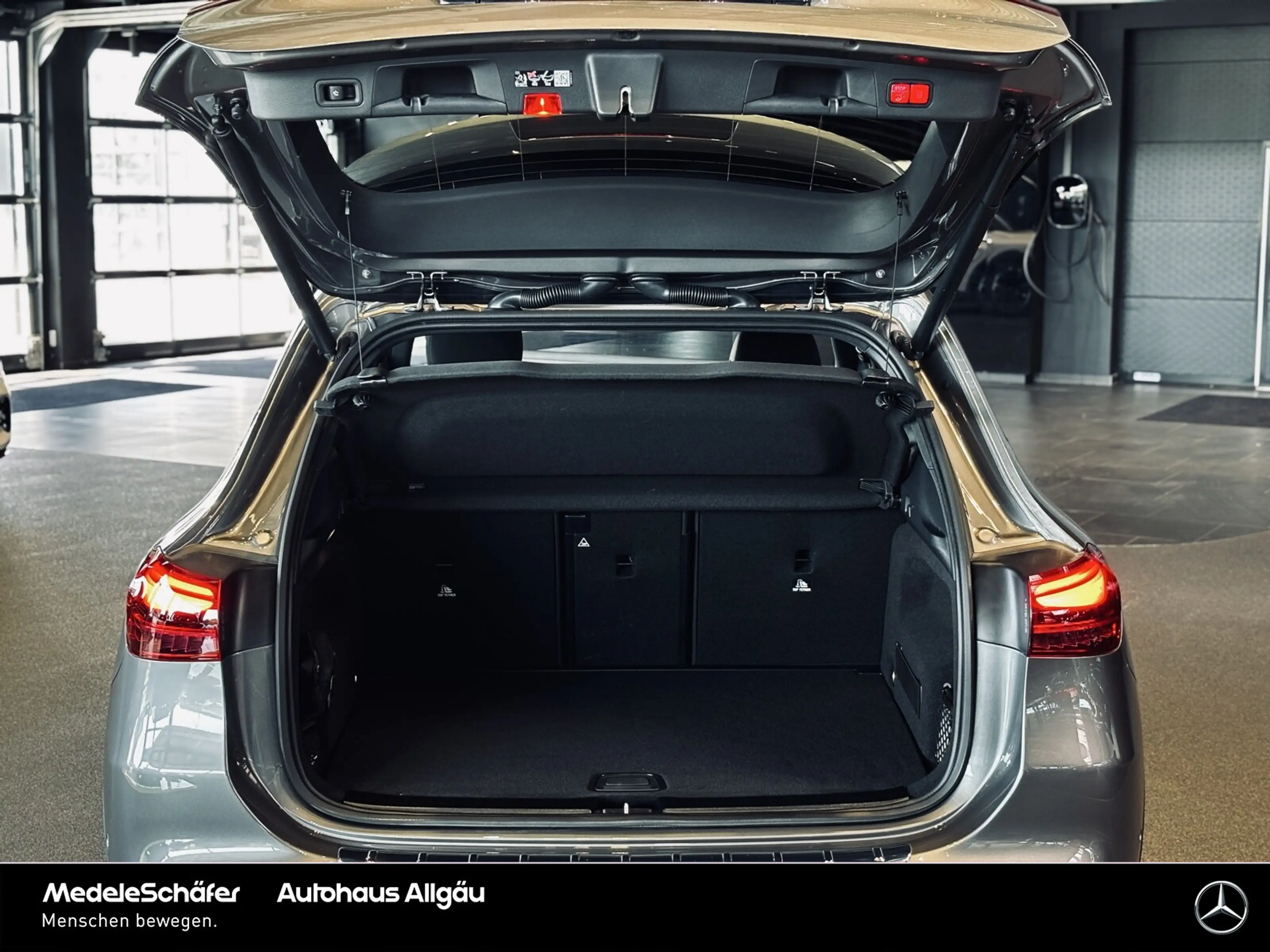 Mercedes-Benz GLA 200 GLA 200 Progressive Night Distro AHK Keyless Amb — photo 11