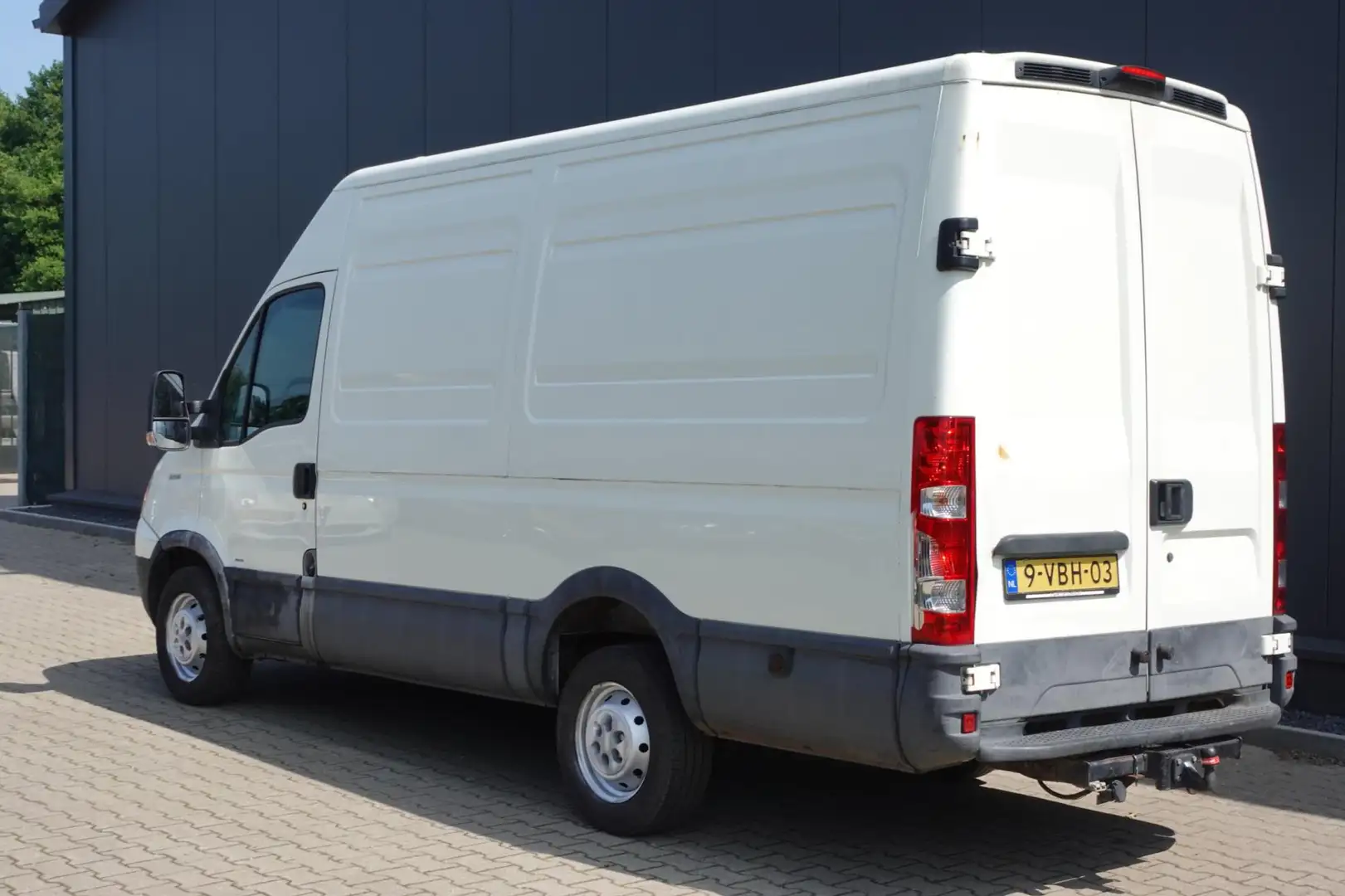 Iveco Daily 35S18V 330 H3 Bílá - 2
