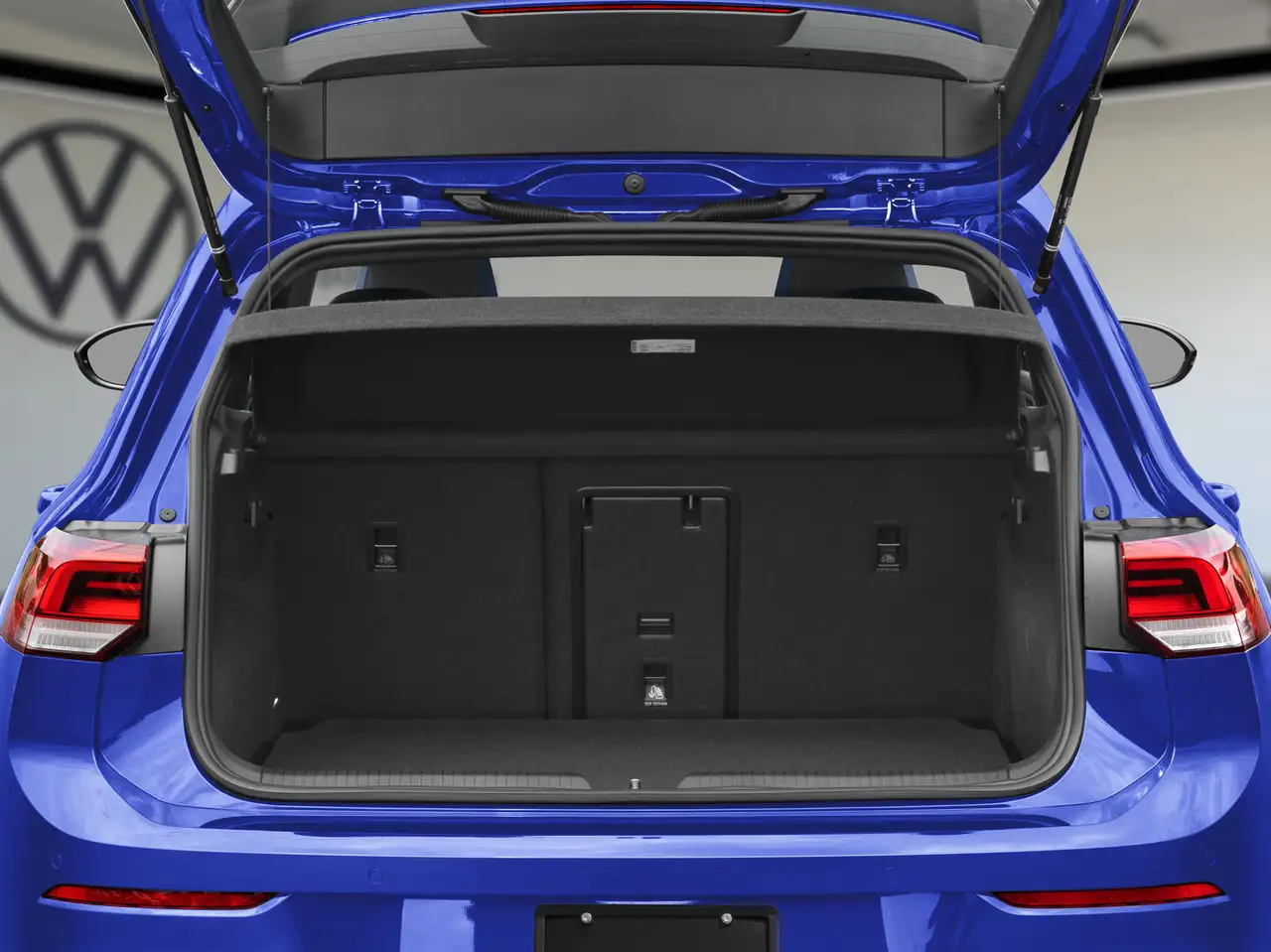 Volkswagen Golf R снимка Volkswagen Golf R