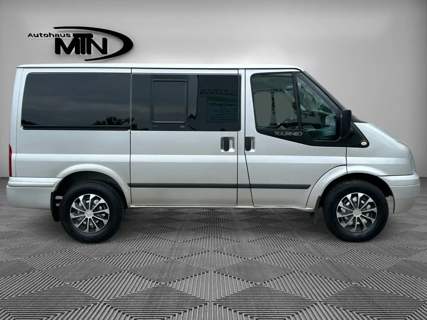 Ford Transit Tourneo 9.Stz Klima 2xSchiebetür AHK Silber - 2
