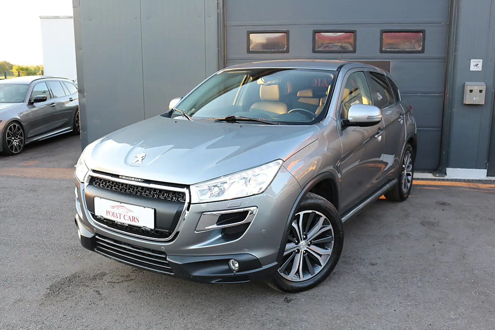 Peugeot 4008 1,6 HDi 115 FAP Allure Grau - 2