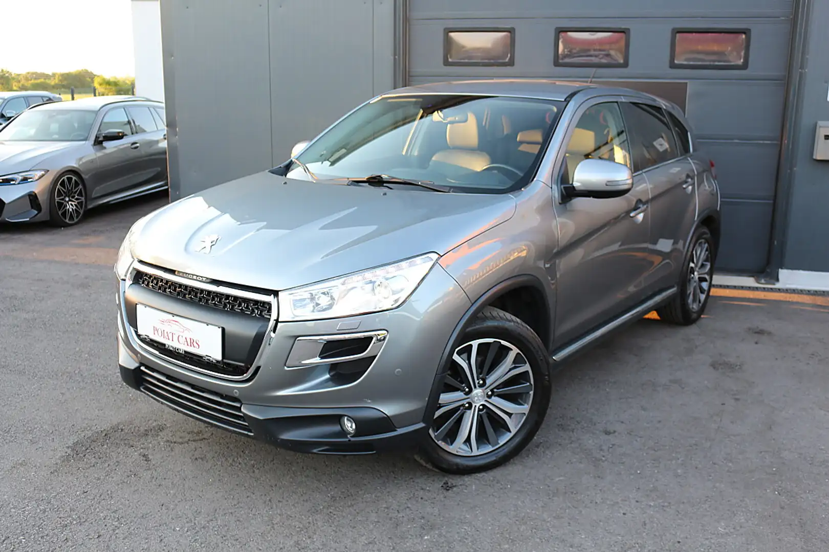 Peugeot 4008 1,6 HDi 115 FAP Allure Grau - 1