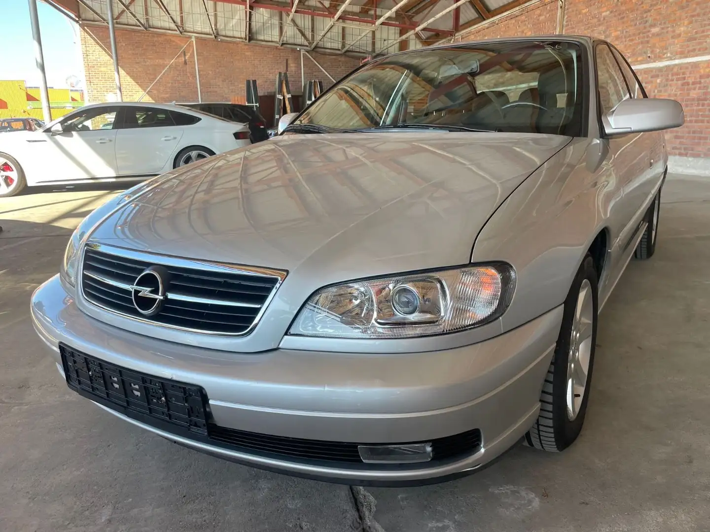 Opel Omega 2.2 16V Sport/TOP ZUSTAND!/KLIMA/ALU Silber - 1