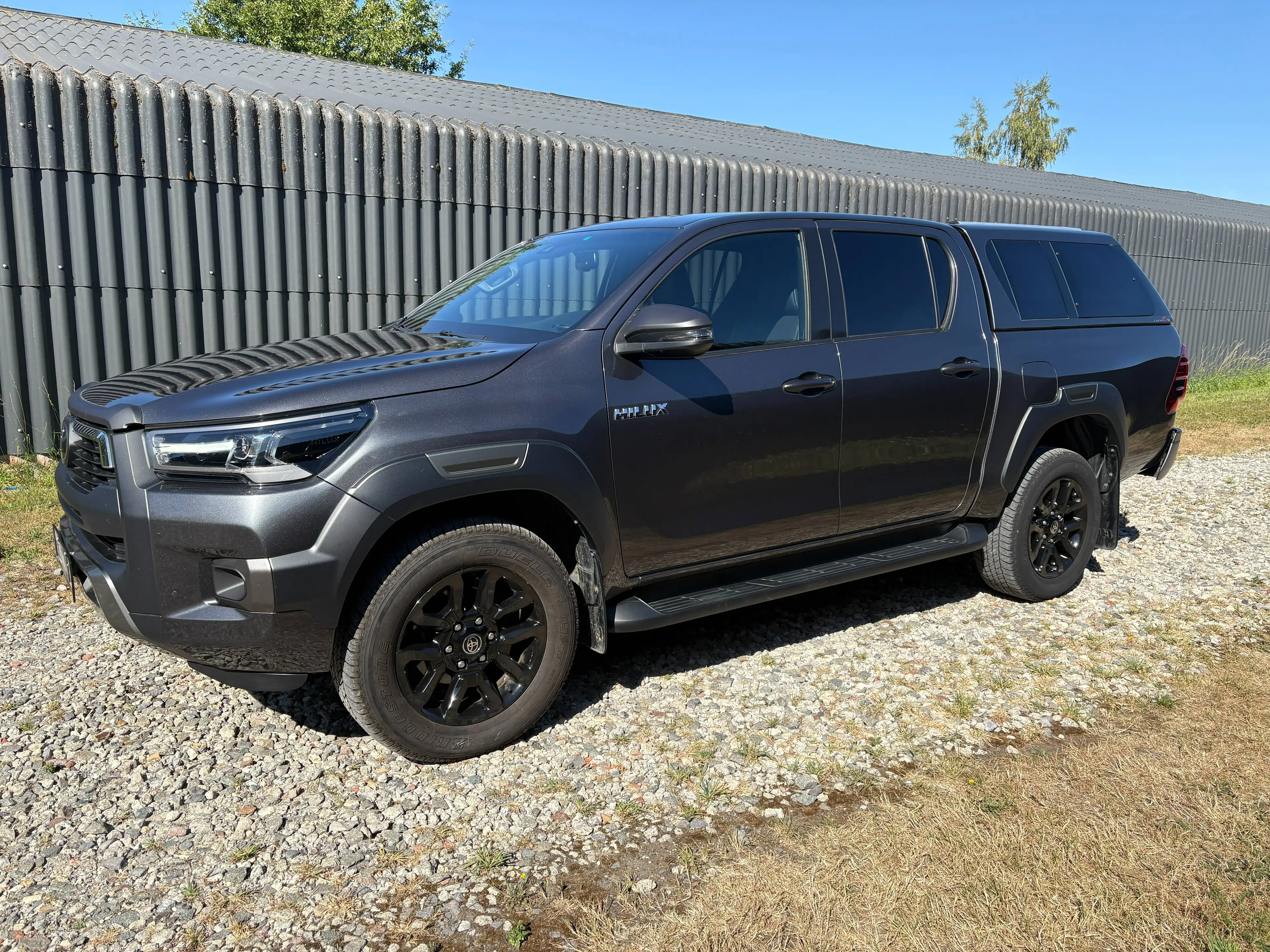 Toyota Hilux 2.8 D-4D*INVINCIBLE*GARANTIE TOYOTA*TVA DEDUCTIBLE*HARD-TOP*3.5 T*38.760 EUR+TVA