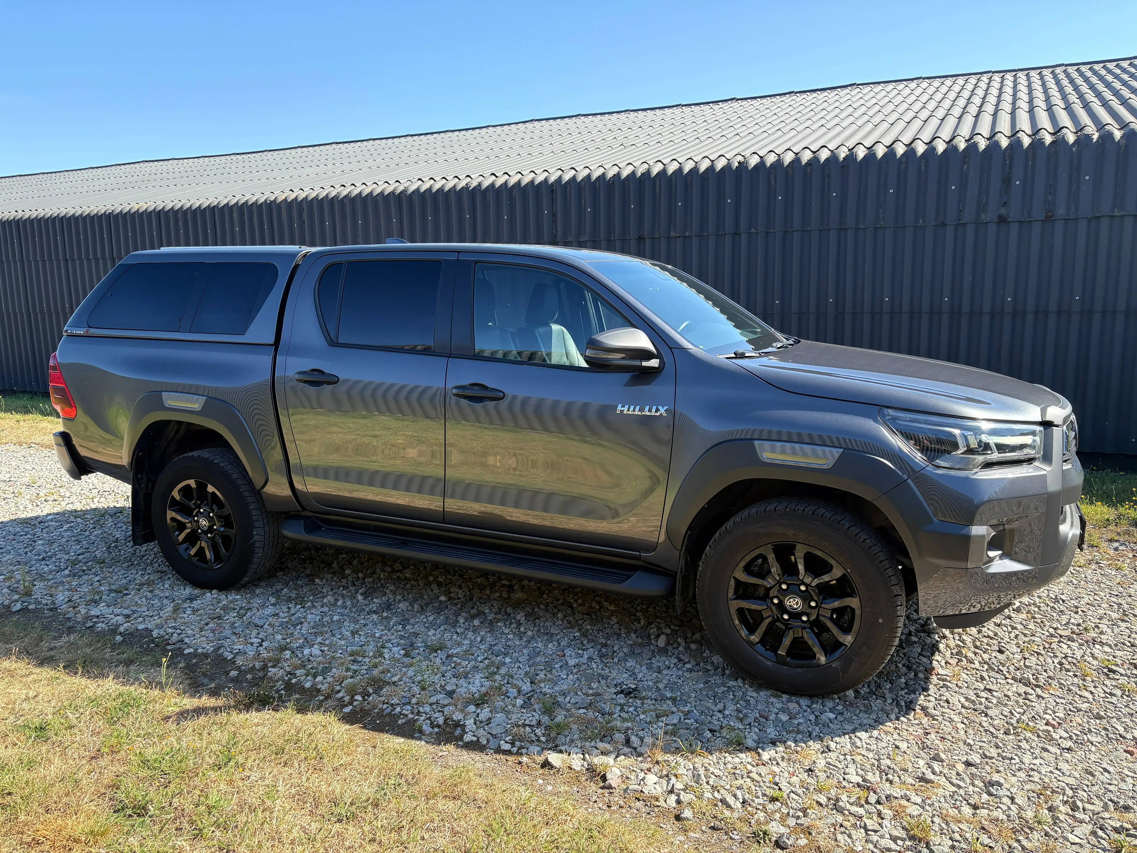 Toyota Hilux 2.8 D-4D*INVINCIBLE*GARANTIE TOYOTA*TVA DEDUCTIBLE*HARD-TOP*3.5 T*38.760 EUR+TVA — photo 3