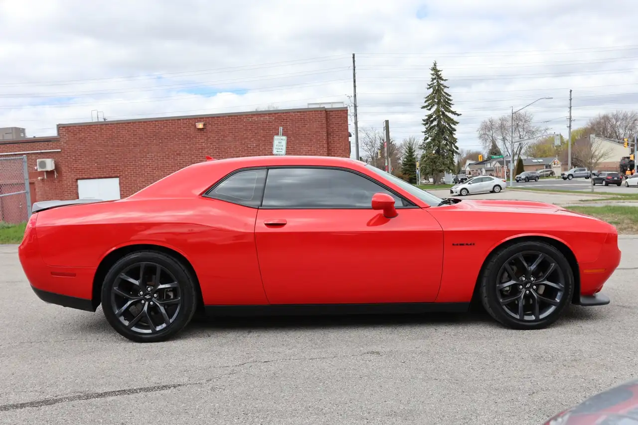 Dodge Challenger снимка Dodge Challenger