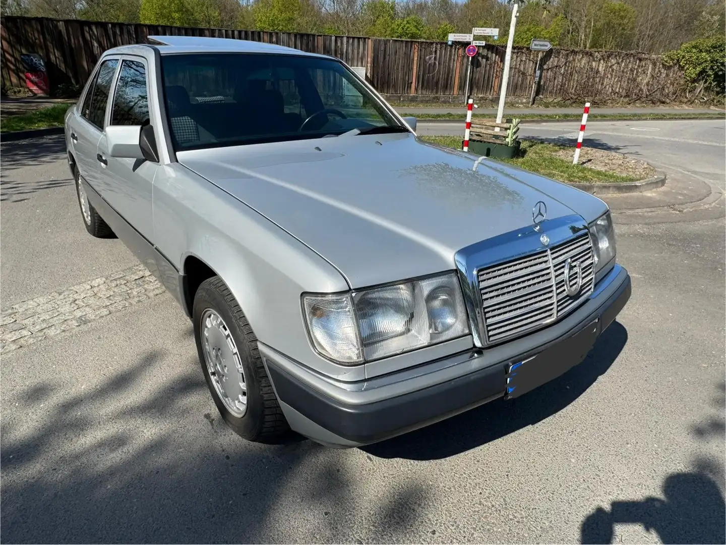 Mercedes-Benz E 260 E-Klasse Argent - 2