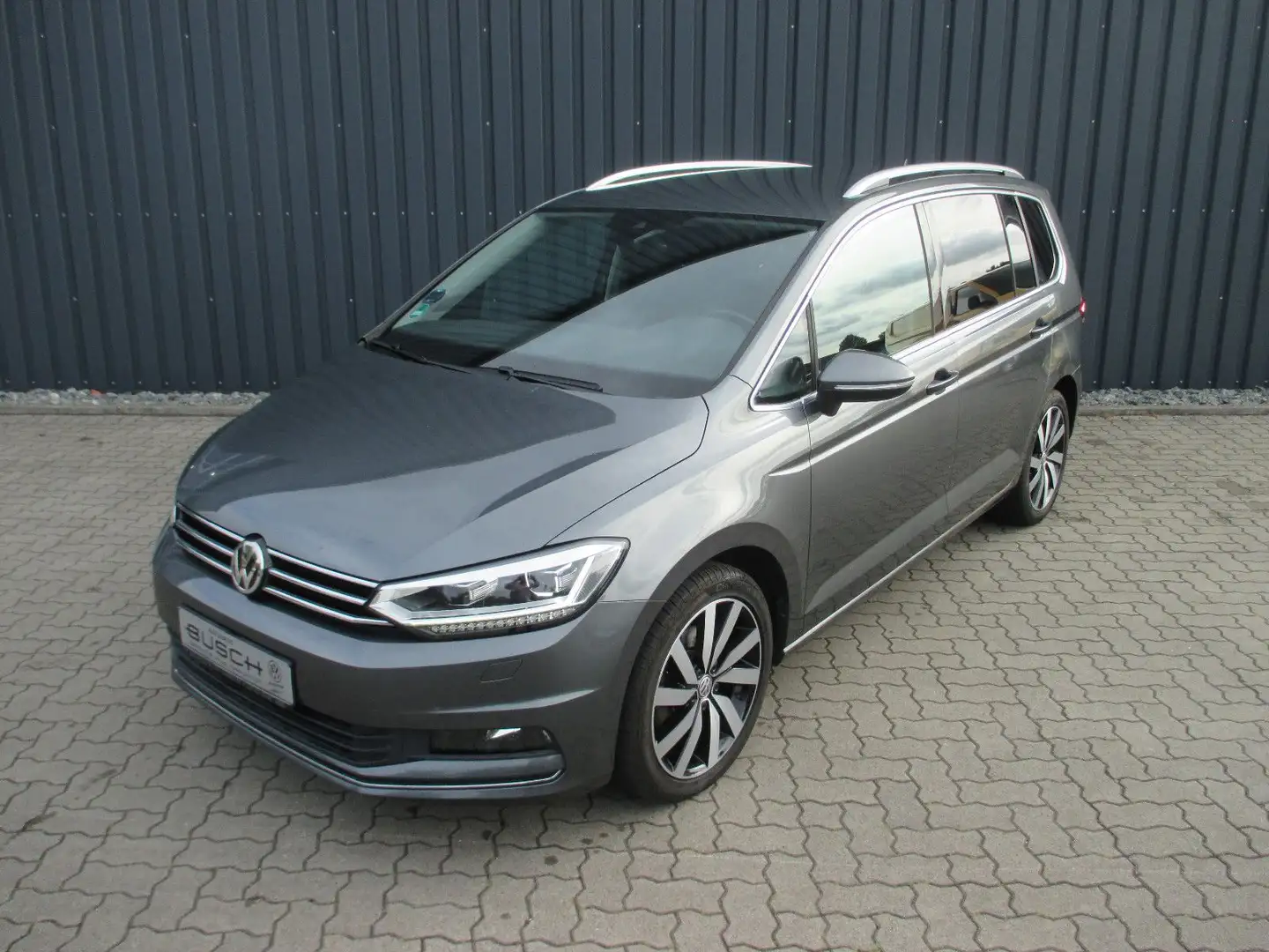 Volkswagen Touran Highline 2.0 TDI SCR DSG 110kw AHK, Gris - 1