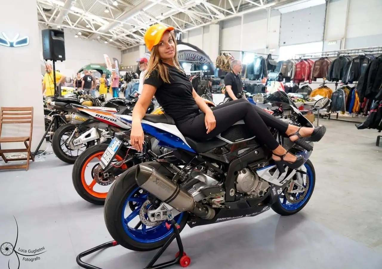 BMW HP4