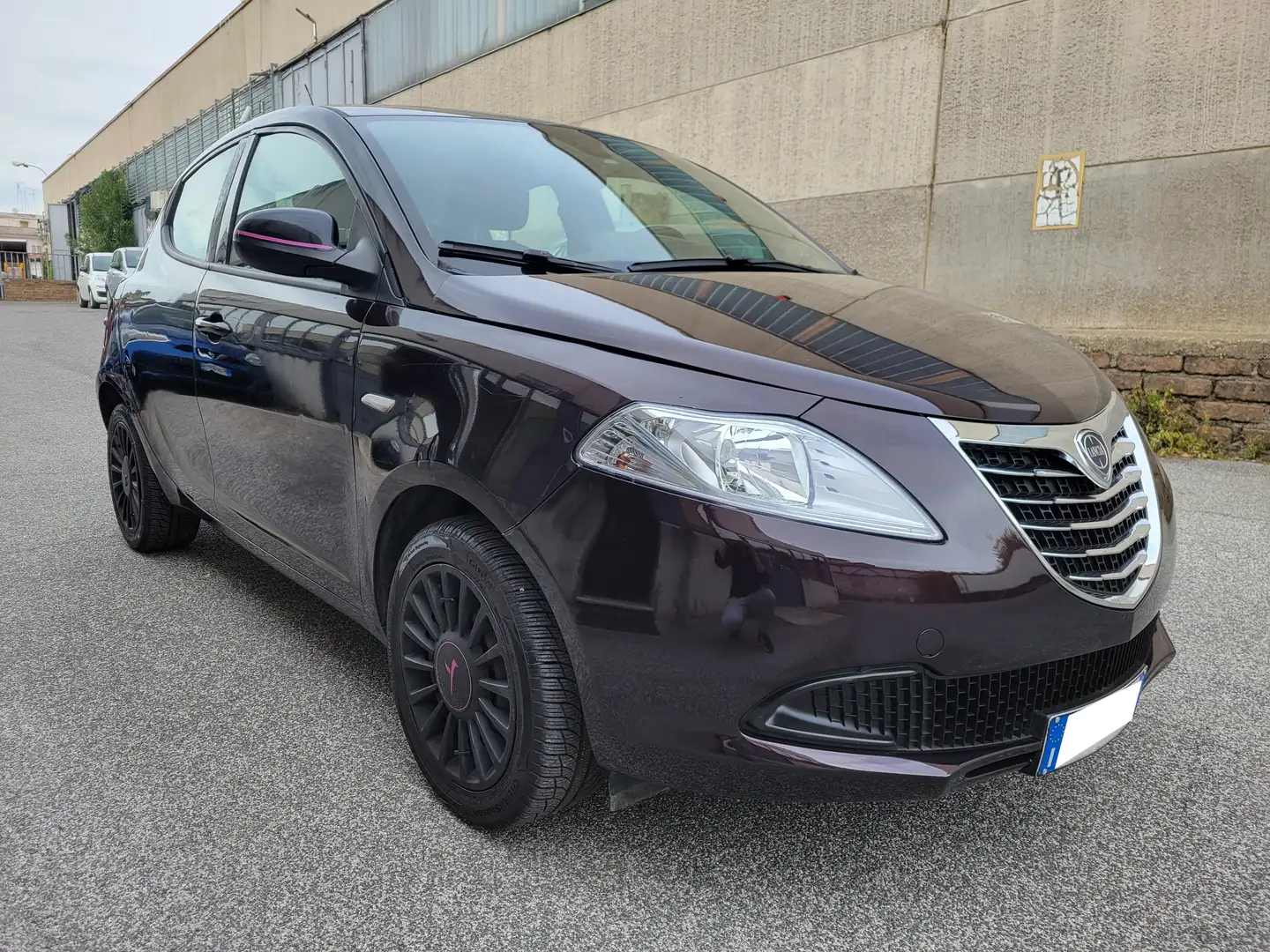 Lancia Ypsilon 1.2 8v Elefantino ecochic Gpl 69cv Violet - 1